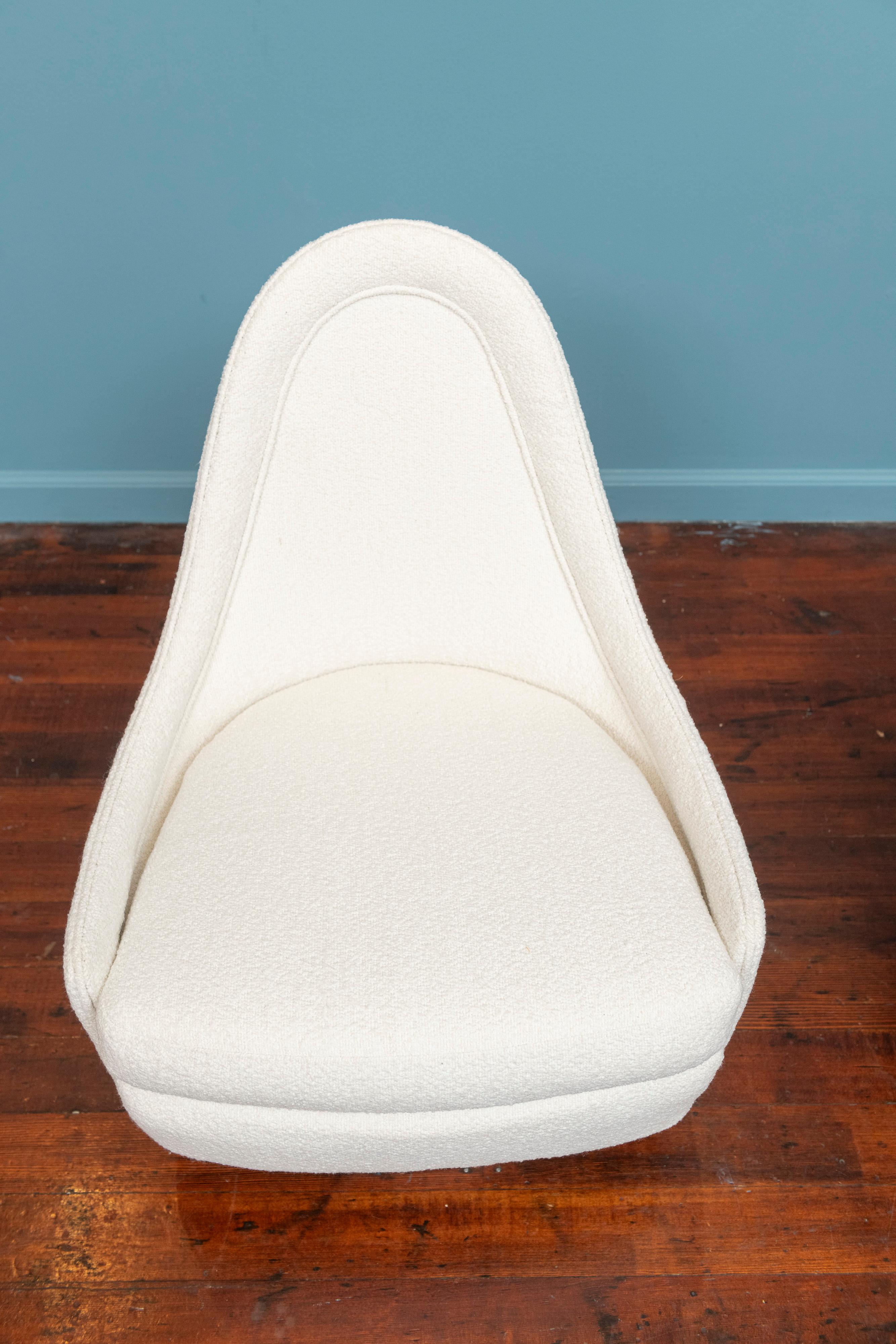 Milo Baughman Petite Swivel Tilt Lounge Chairs for Thayer Coggin 2