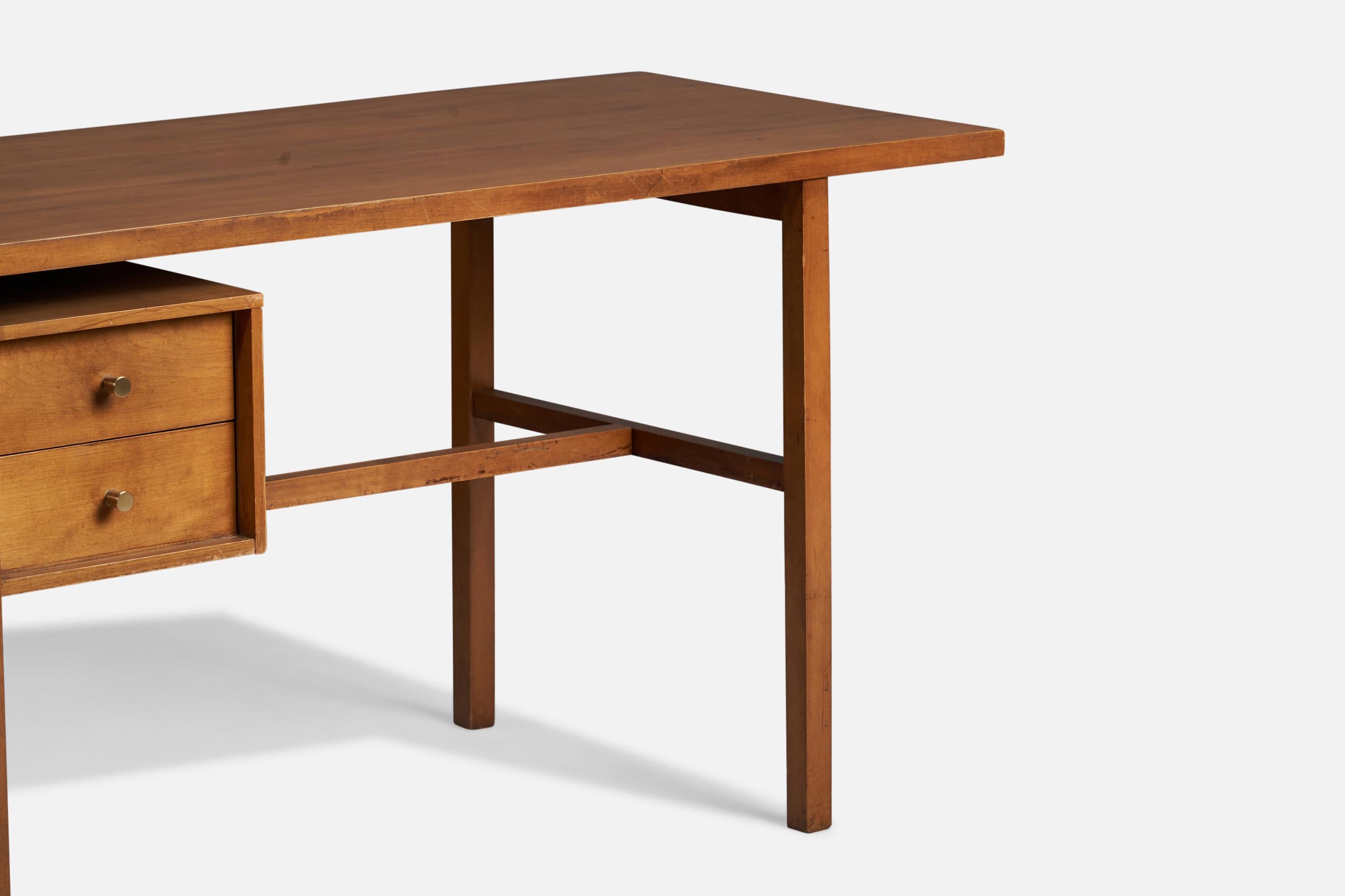 Milo Baughman, Rare Desk, Walnut, Brass, USA, 1950s In Good Condition For Sale In High Point, NC