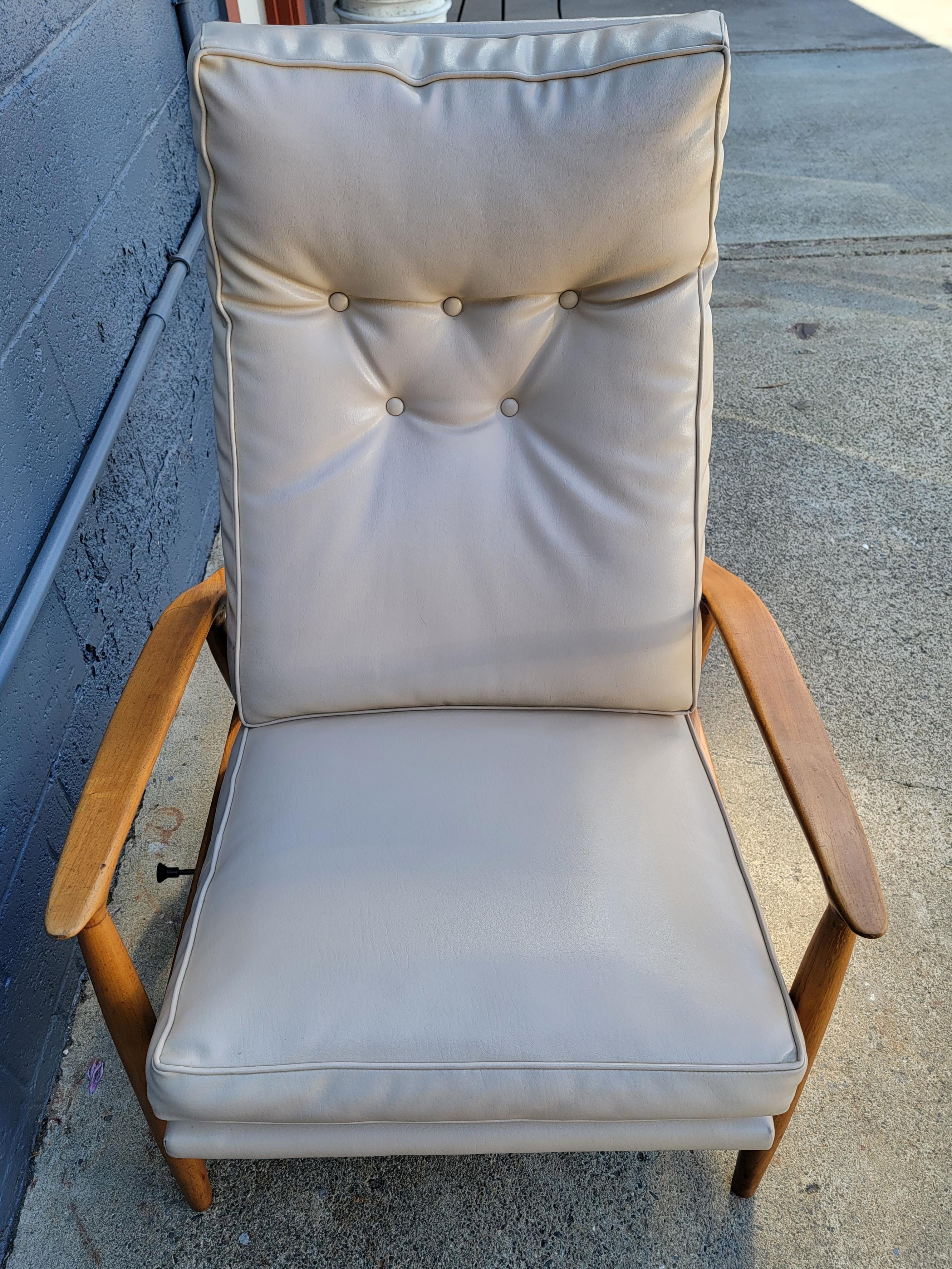 Milo Baughman Recliner & Footstool 4