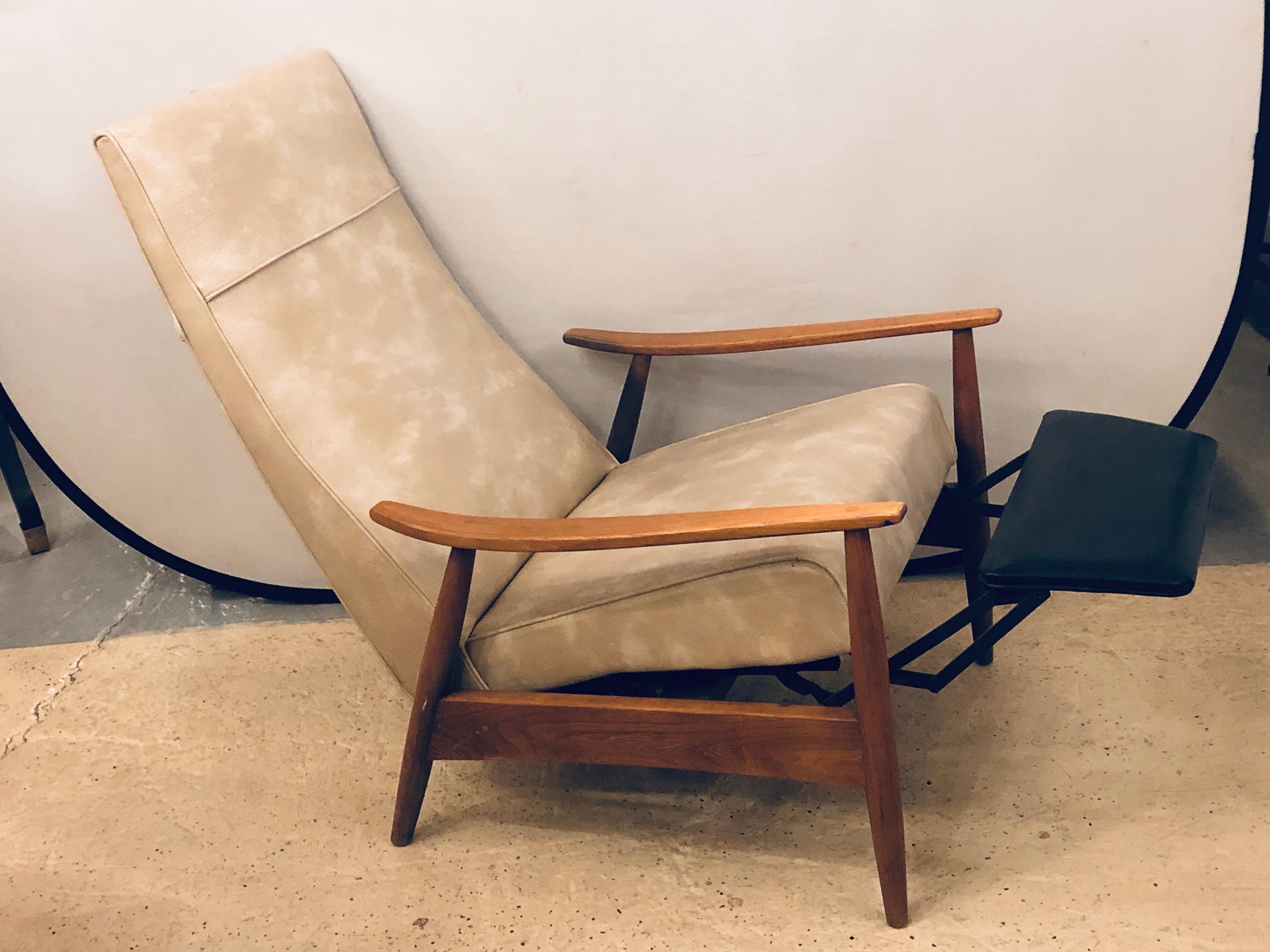 Mid-Century Modern Milo Baughman Reclining Lounge Chair Thayer Coggin