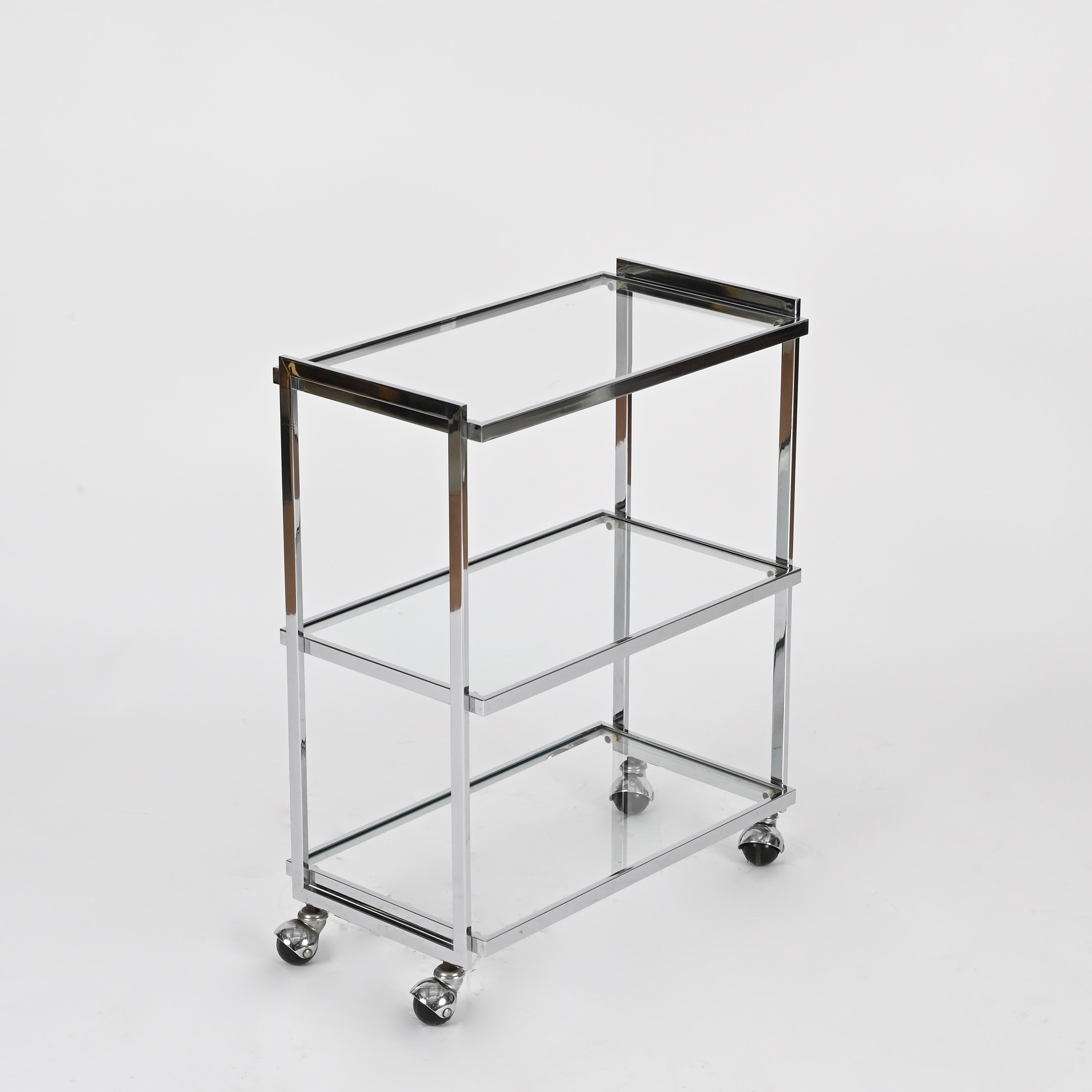 Milo Baughman Rectangular Serving Bar Cart in Chrome and Crystal, 1970s For Sale 4