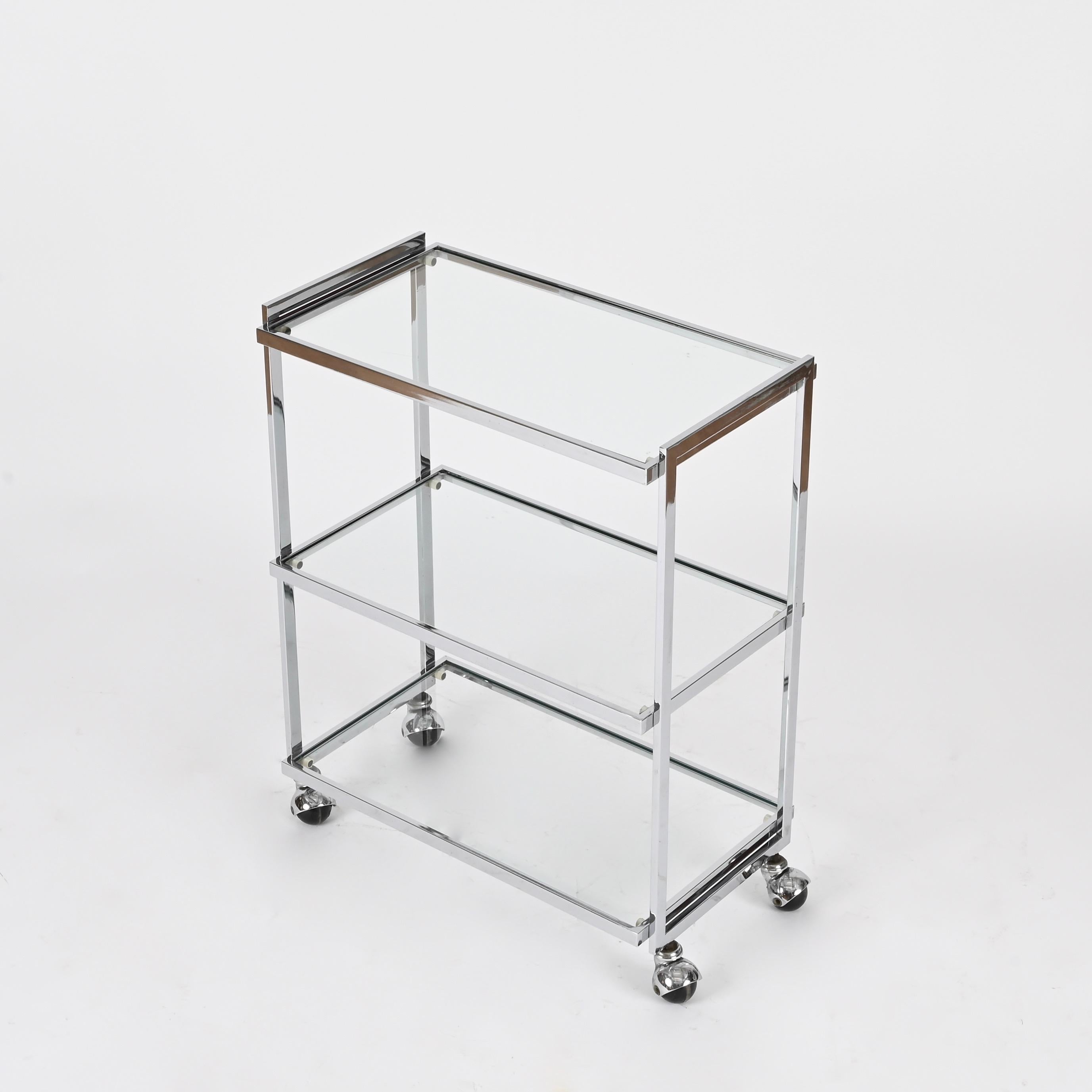 Mid-Century Modern Milo Baughman Rectangular Serving Bar Cart in Chrome and Crystal, 1970s For Sale