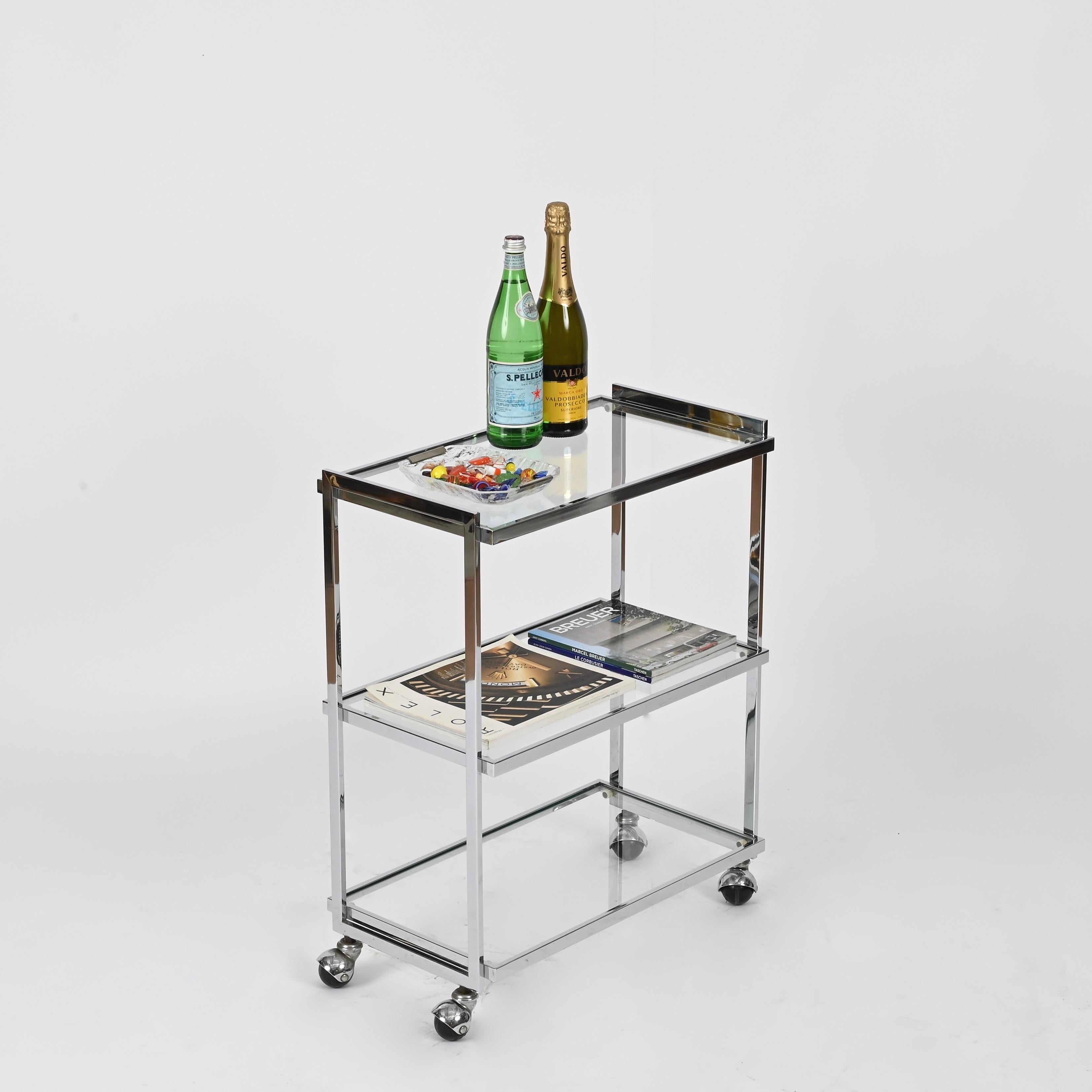 Milo Baughman Rectangular Serving Bar Cart in Chrome and Crystal, 1970s In Good Condition For Sale In Roma, IT