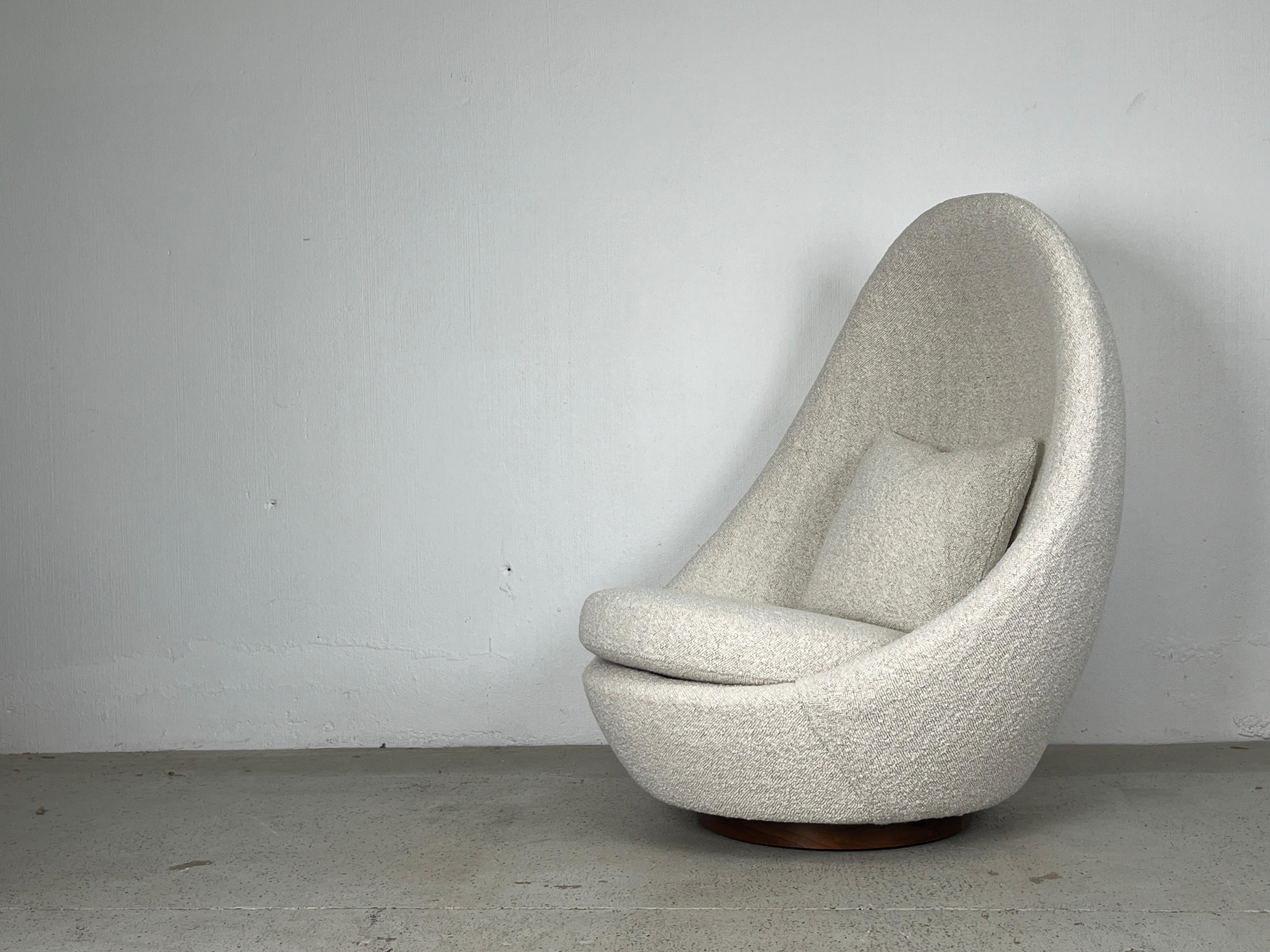 Milo Baughman Rocking Egg Chair  For Sale 8