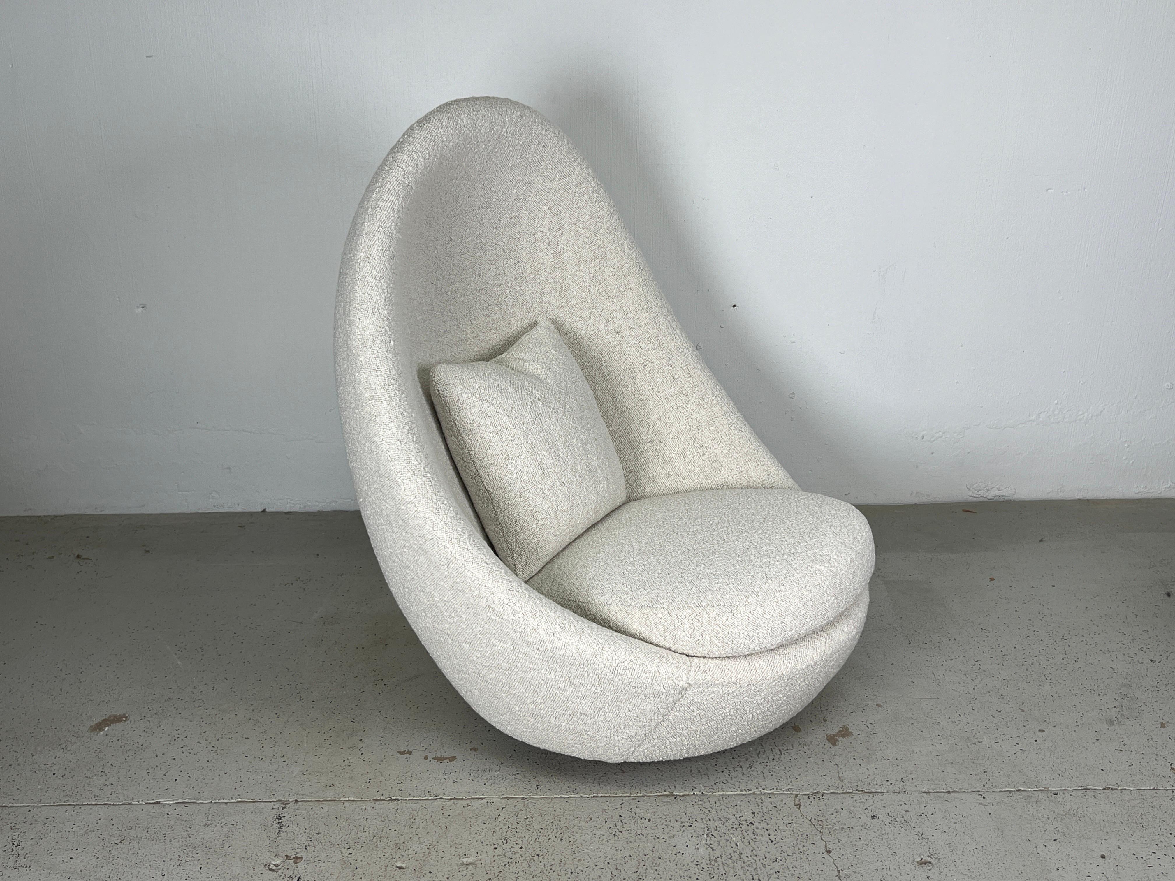 Late 20th Century Milo Baughman Rocking Egg Chair  For Sale