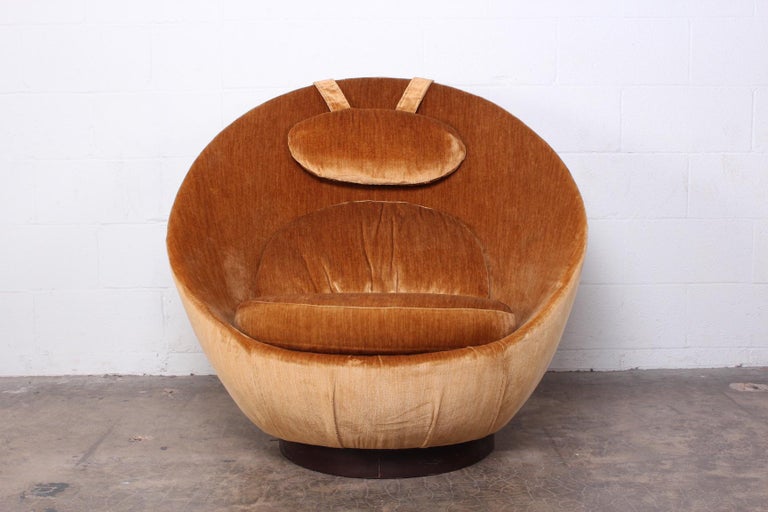 Milo Baughman Rocking Swivel Egg Chair at 1stDibs