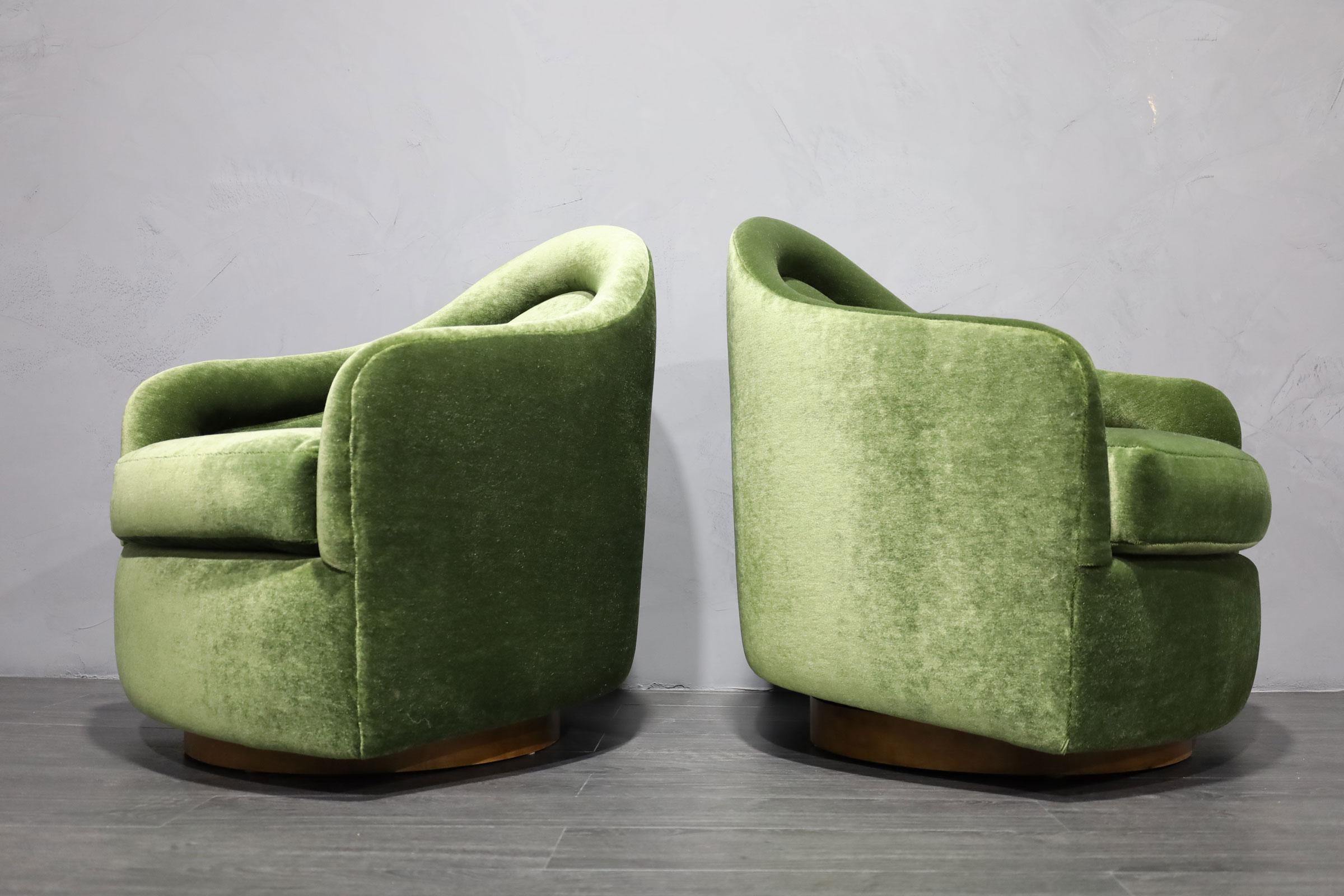 Mid-Century Modern Milo Baughman Rocking Swivel Lounge Chairs in Green Mohair