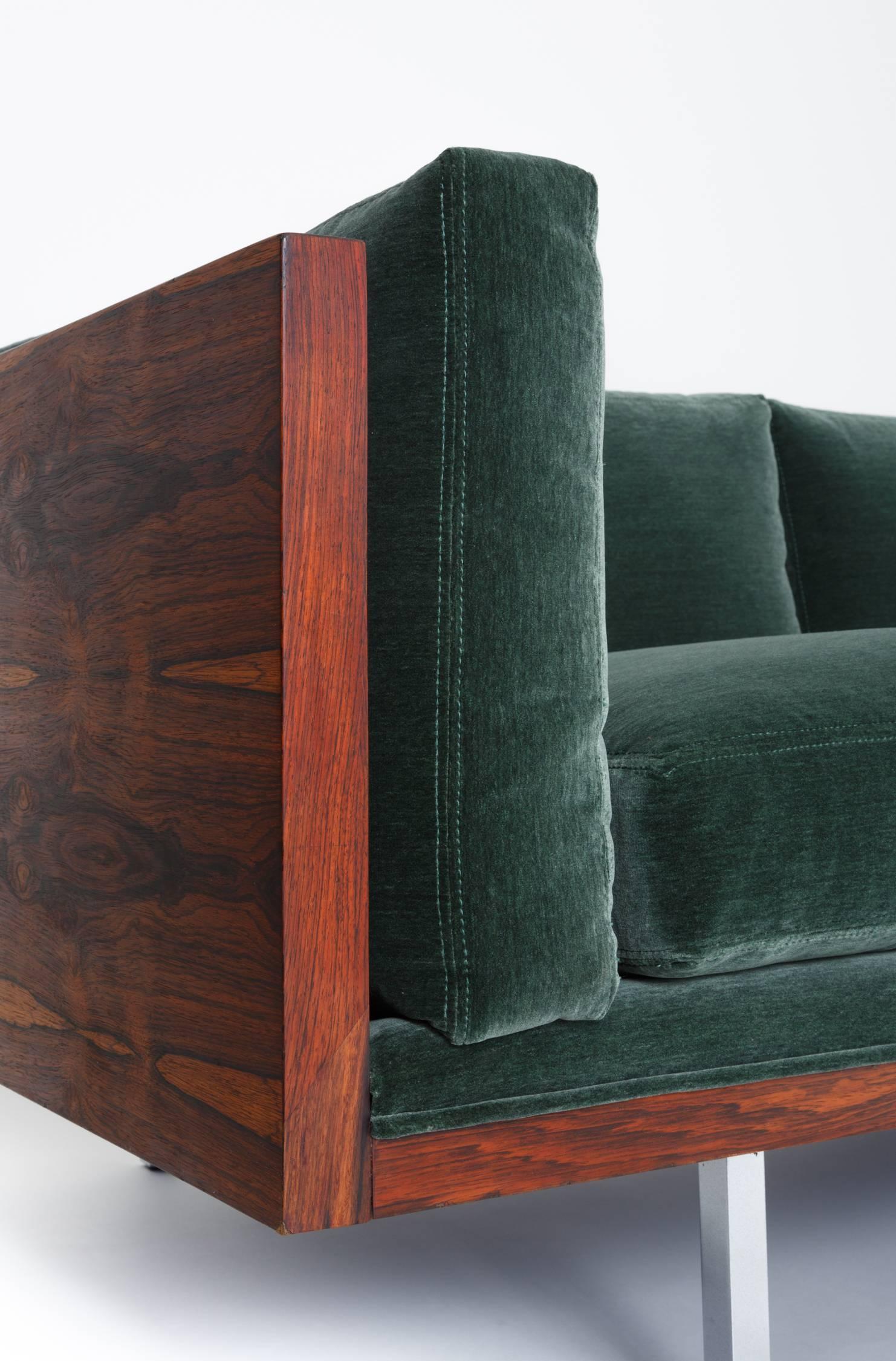Milo Baughman Rosewood Case Sofa for Thayer Coggin 5