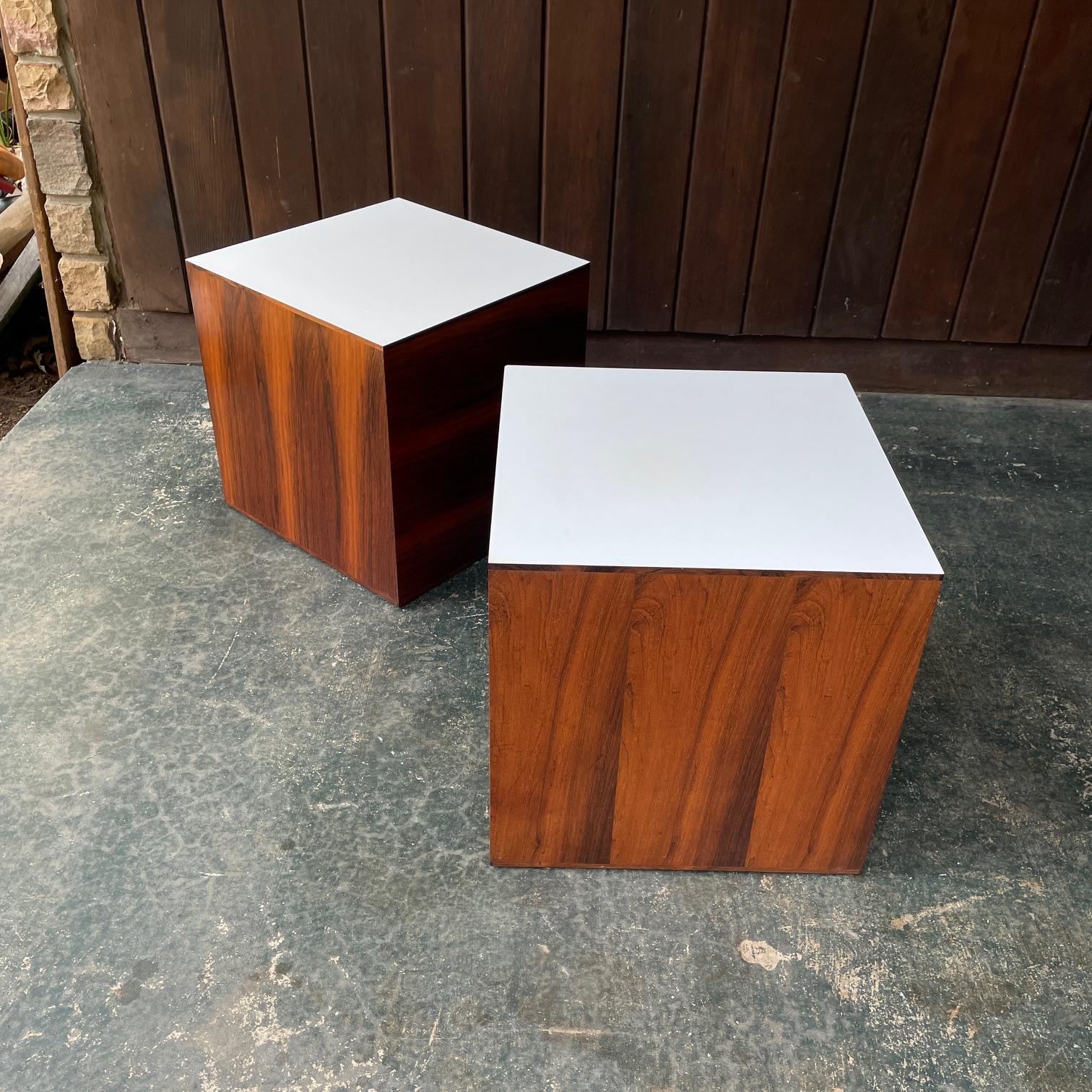 Palisander Milo Baughman Rosewood Cube Side Tables Pedestals Vintage Mid-Century Geometric