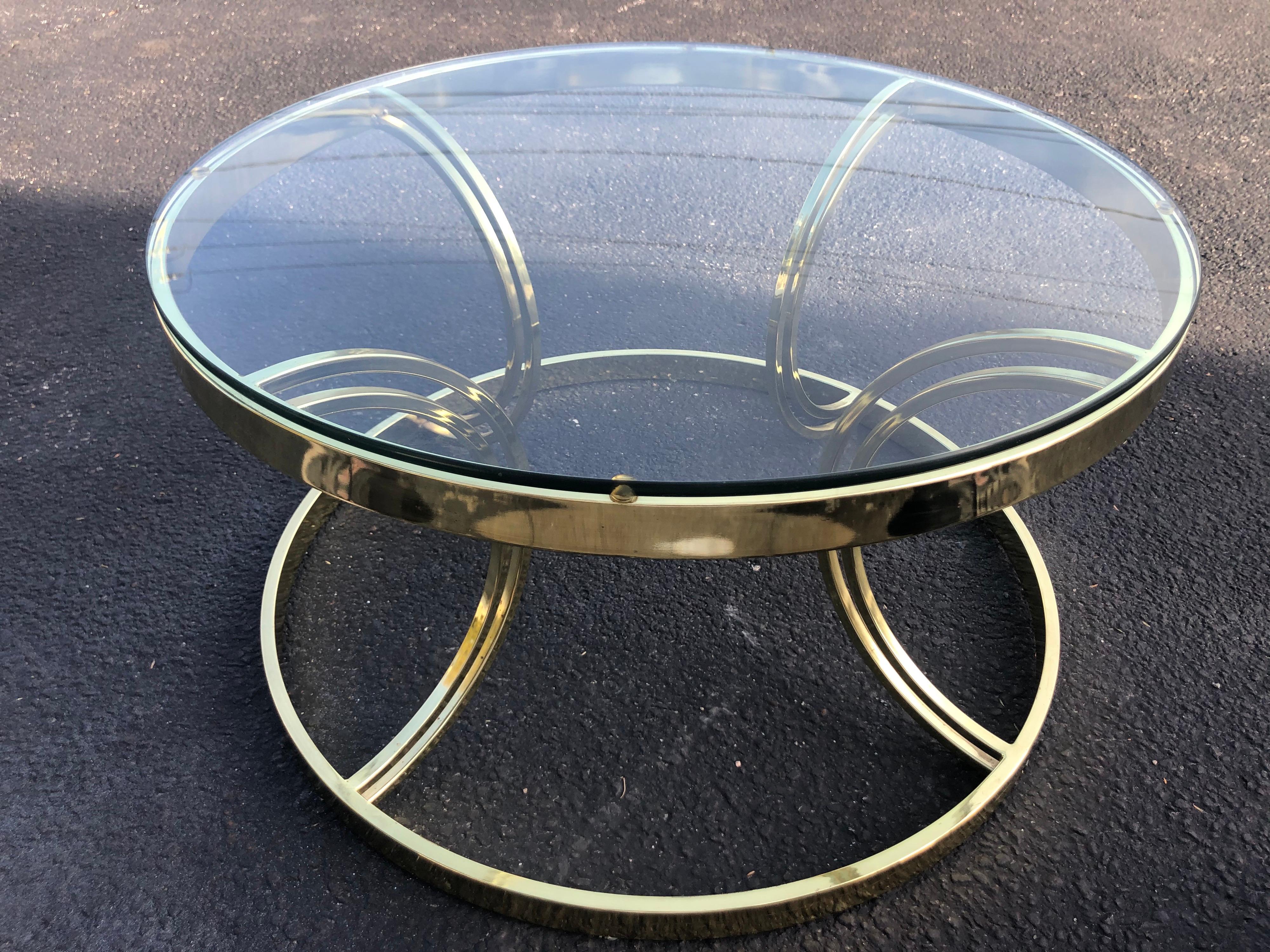 Milo Baughman Round Brass and Glass Coffee or Side Table In Good Condition For Sale In Redding, CT