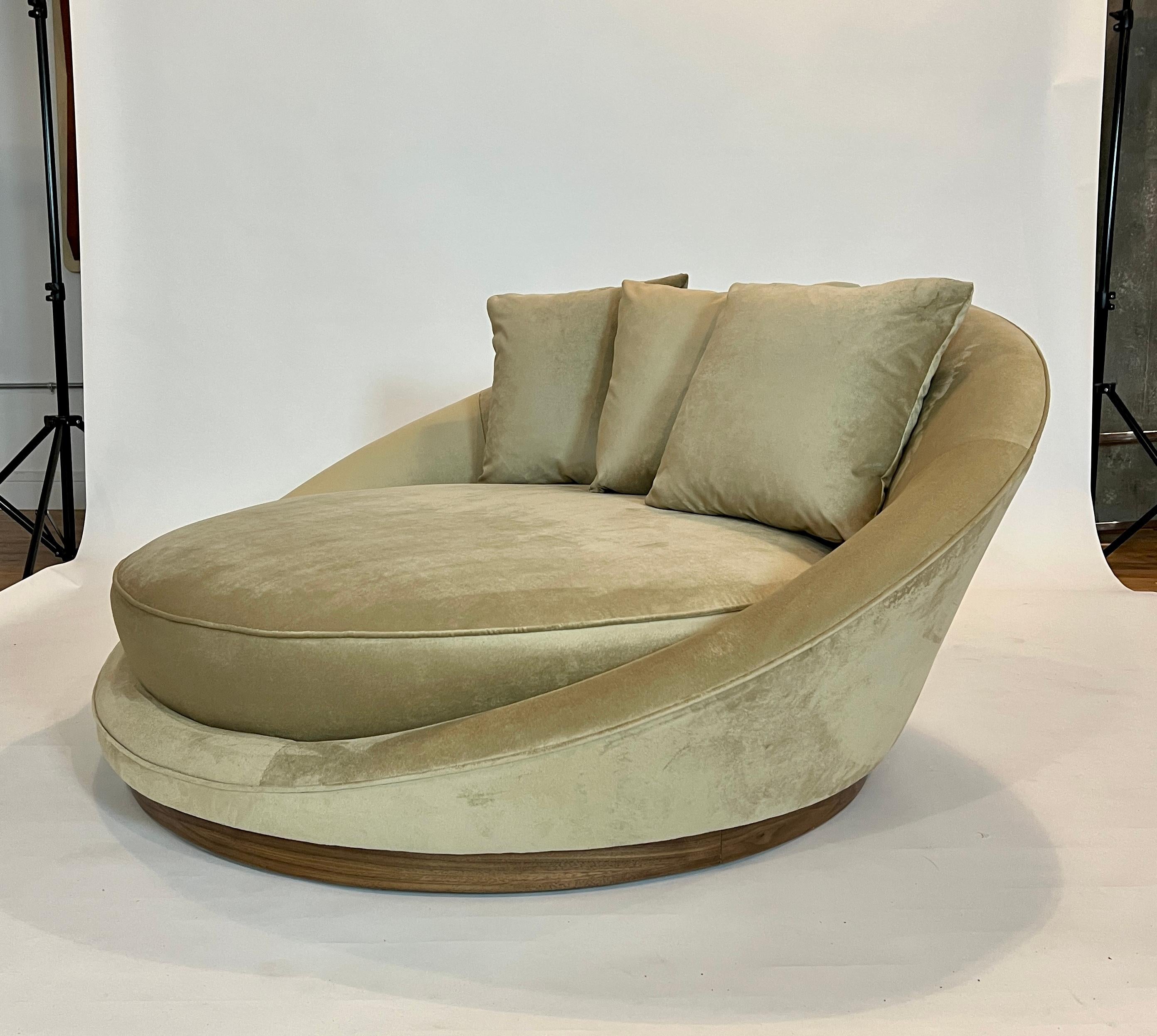 Milo Baughman Style Satellite Chaise 4