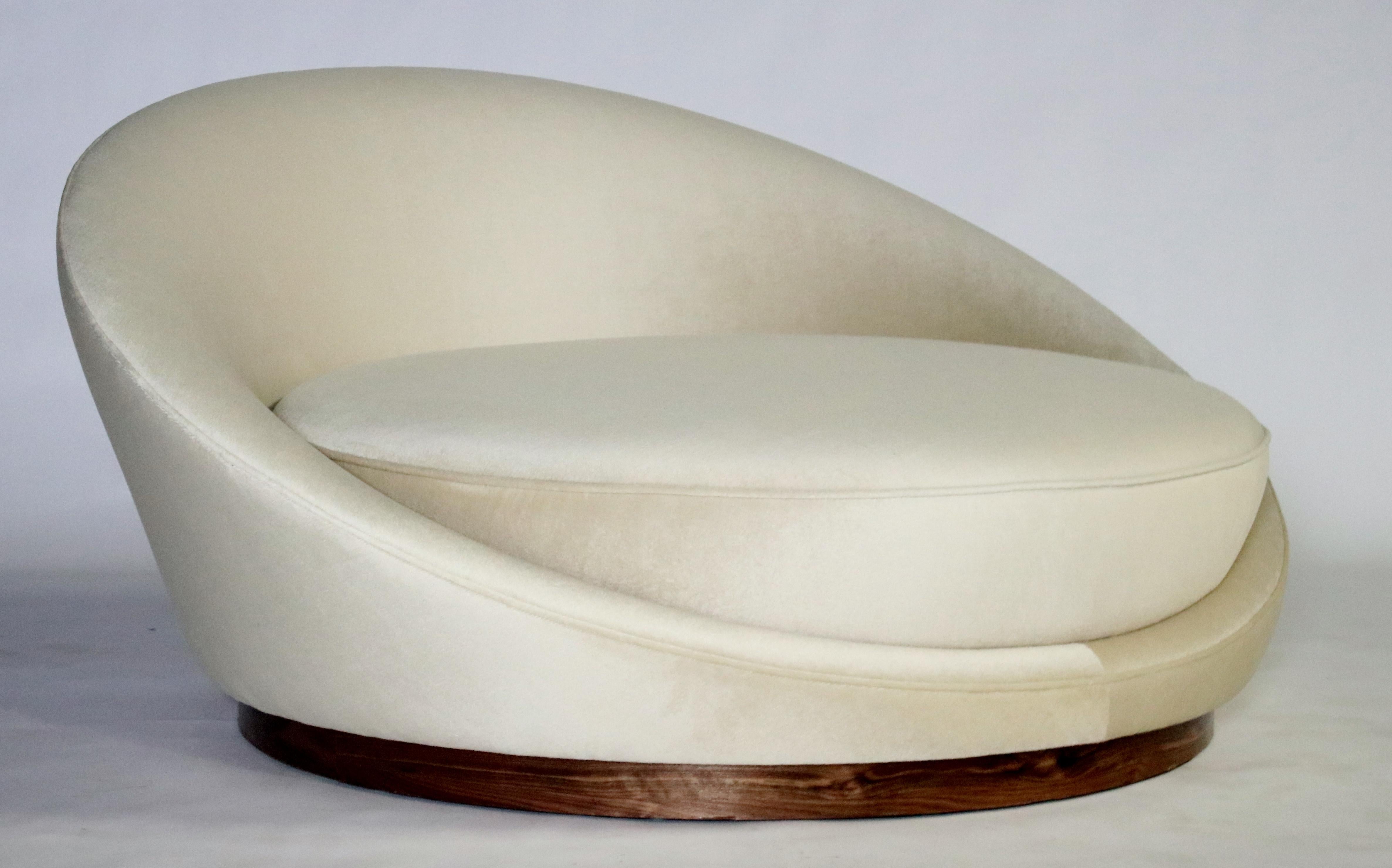 Milo Baughman Satellite Chaise Lounge 1