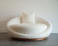 Milo Baughman Satellite Chaise Lounge in Boucle and Walnut, C. 1970s