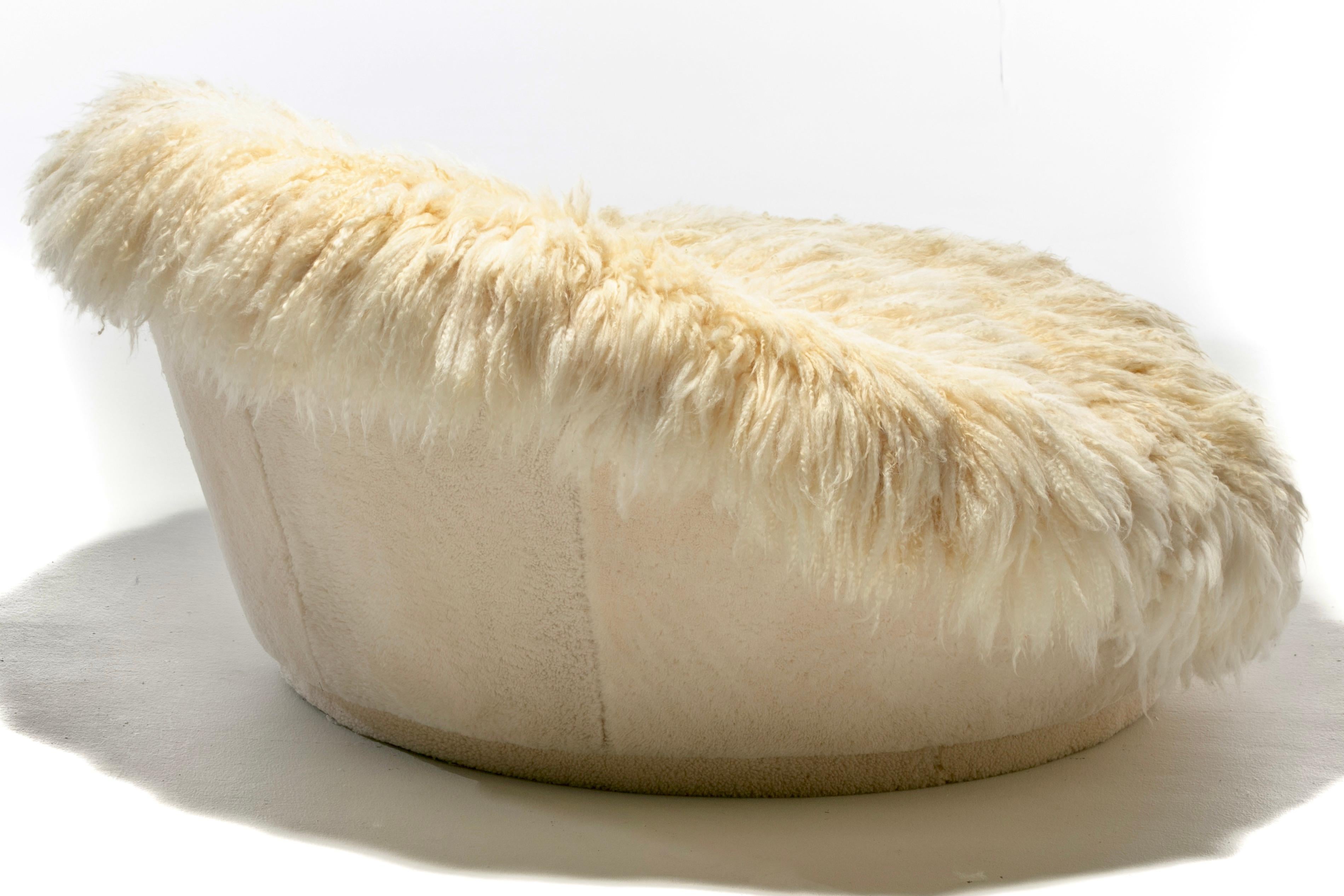 Milo Baughman Style Satellite Lounge in Napa Valley Sheepskins & Ivory Shearling In Good Condition For Sale In Saint Louis, MO