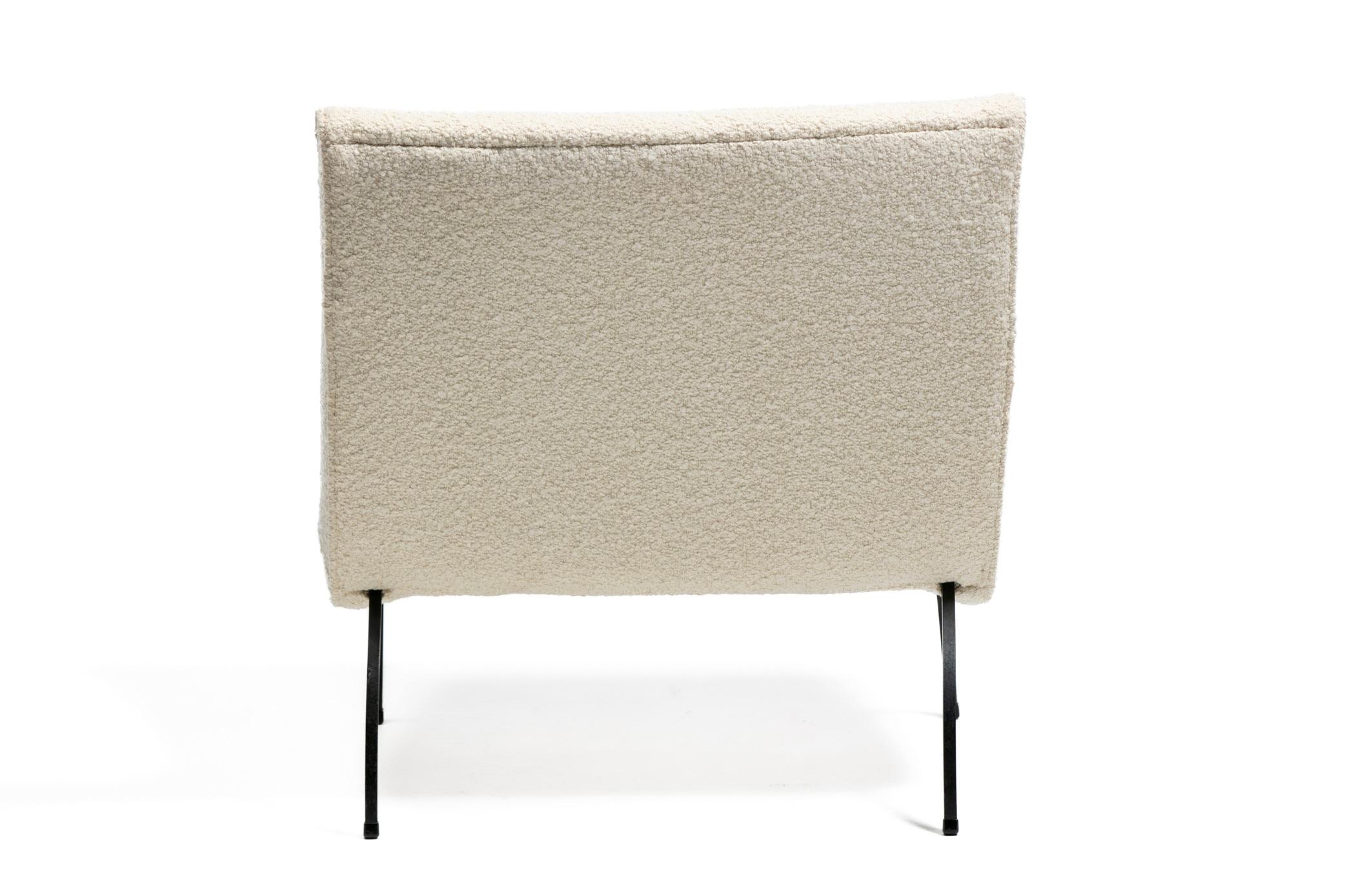 Silla Scoop de Milo Baughman en suave bouclé marfil con patas de hierro c. 1950 Bouclé en venta