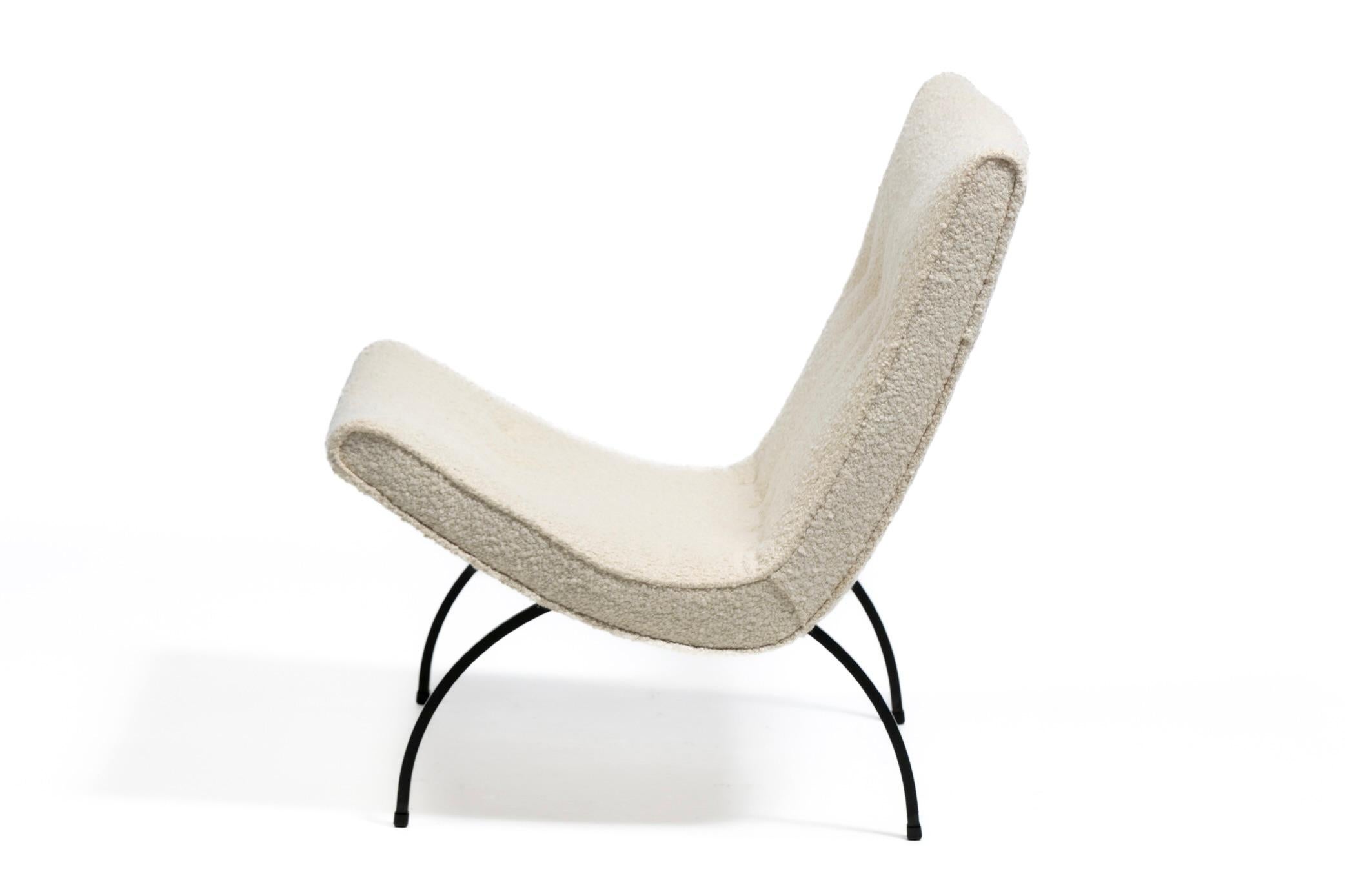 Silla Scoop de Milo Baughman en suave bouclé marfil con patas de hierro c. 1950 en venta 2