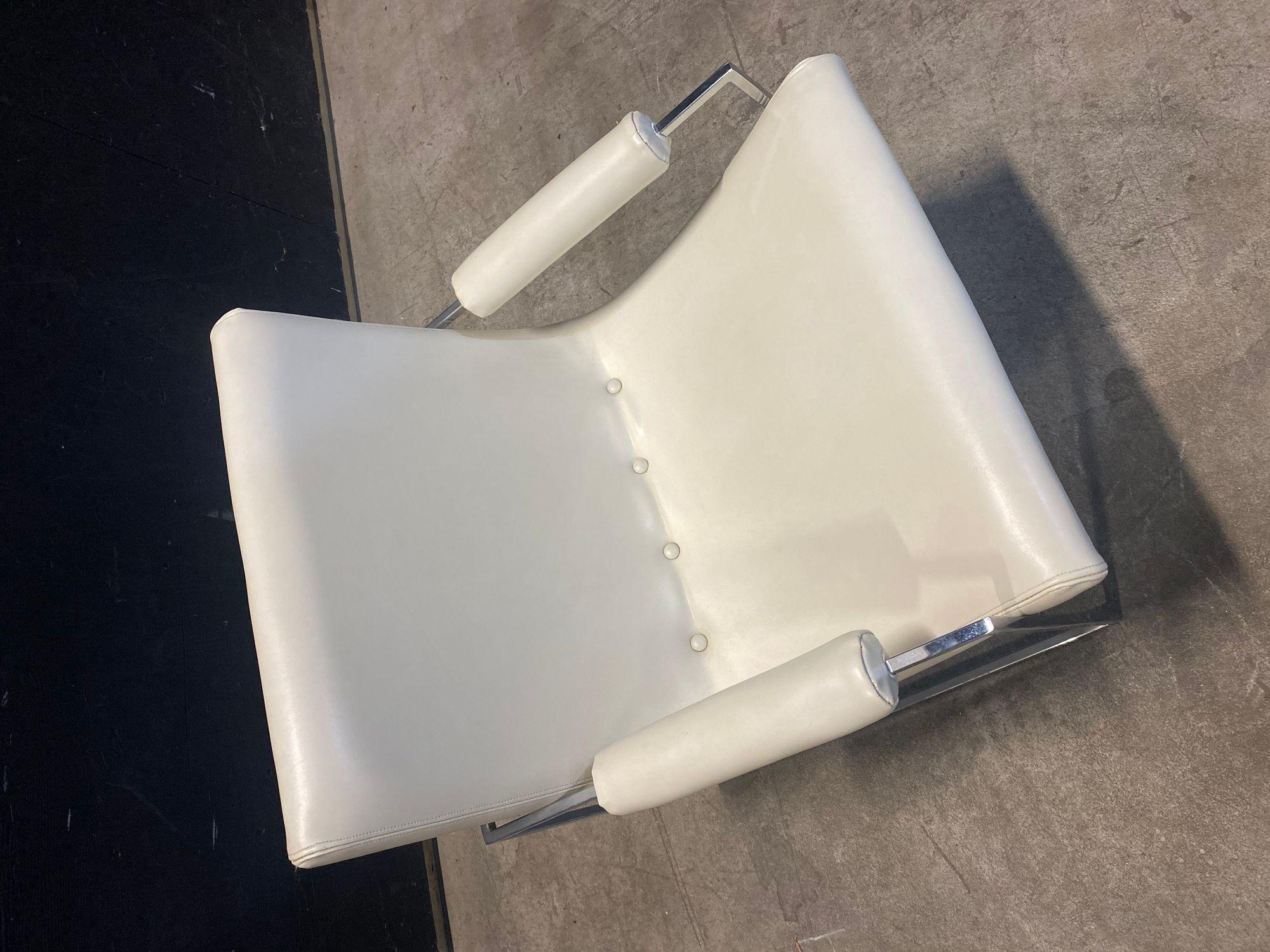 Chaise Scoop de Milo Baughman avec la structure Thinline Chrome en vente 1