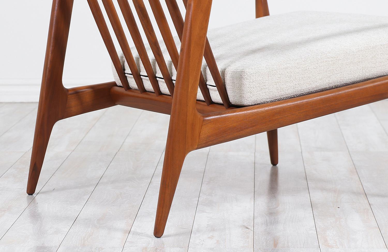 Milo Baughman Sculpted Walnut Lounge Chairs for Thayer Coggin 6