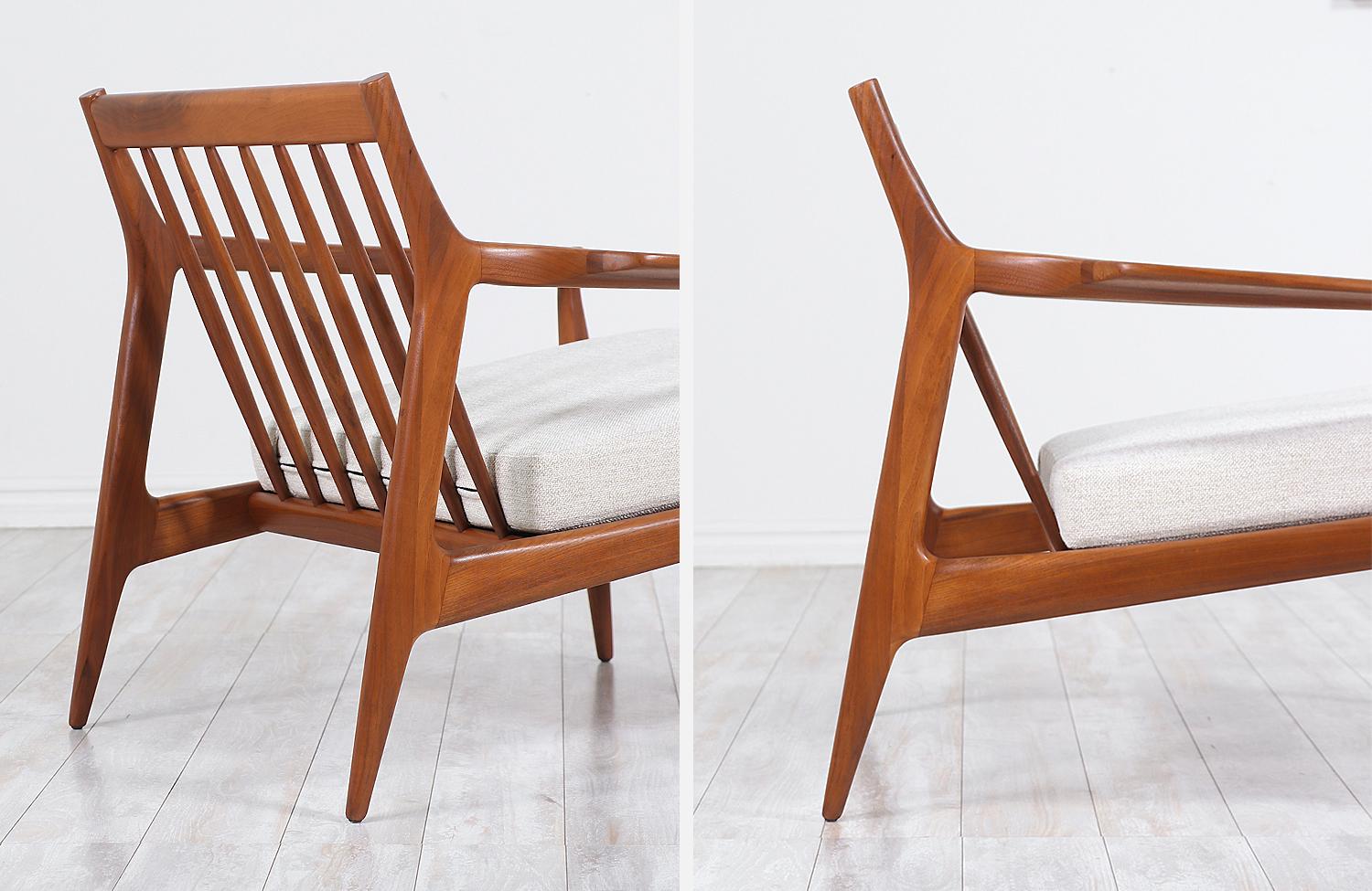 Milo Baughman Sculpted Walnut Lounge Chairs for Thayer Coggin 7