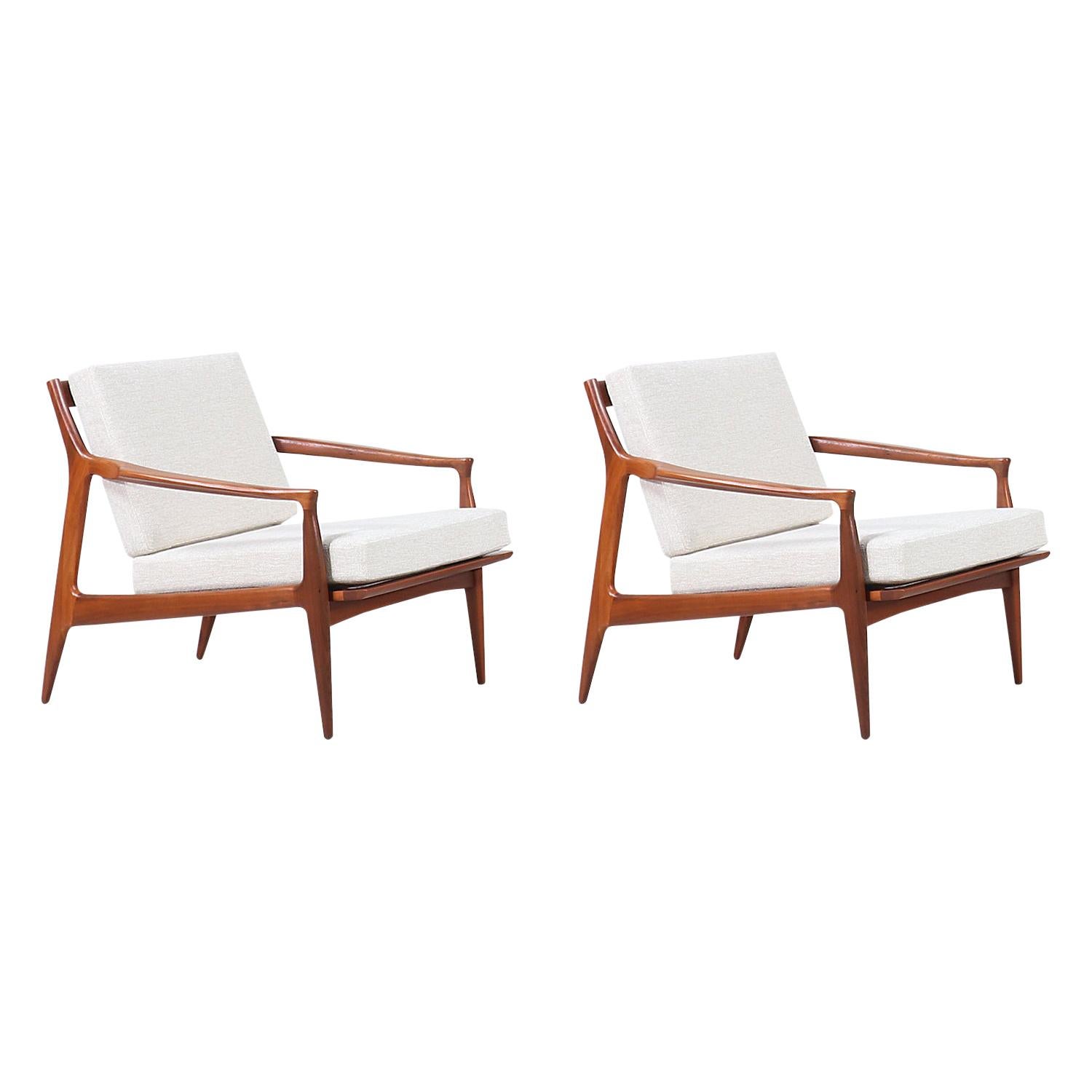 Milo Baughman Sculpted Walnut Lounge Chairs for Thayer Coggin