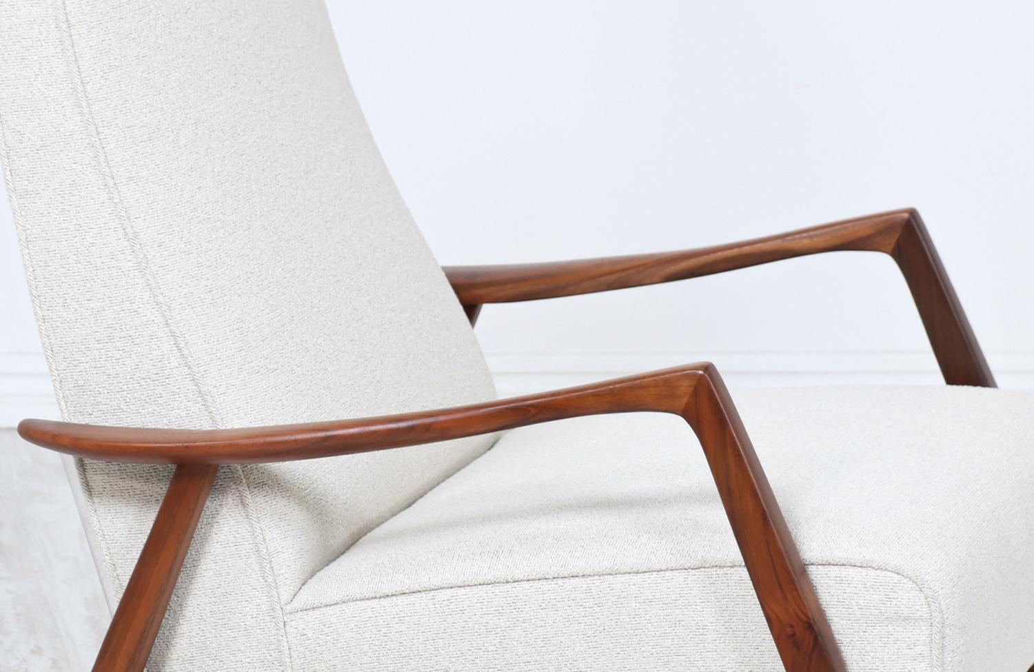 Milo Baughman Sculpted Walnut Reclining Chair for James Inc. 4