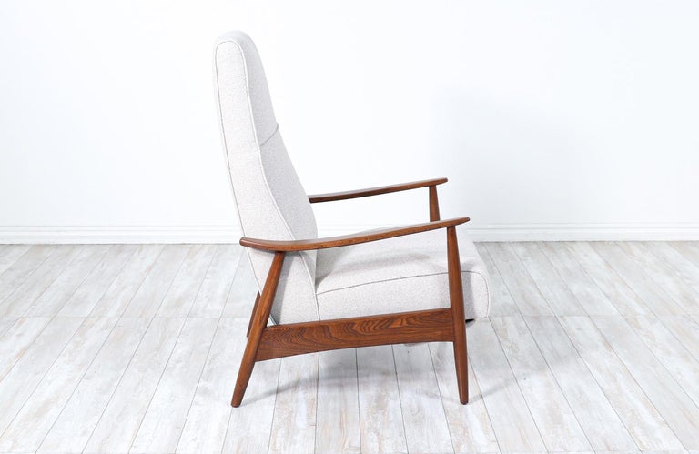 American Milo Baughman Sculpted Walnut Reclining Chair for Thayer Coggin For Sale