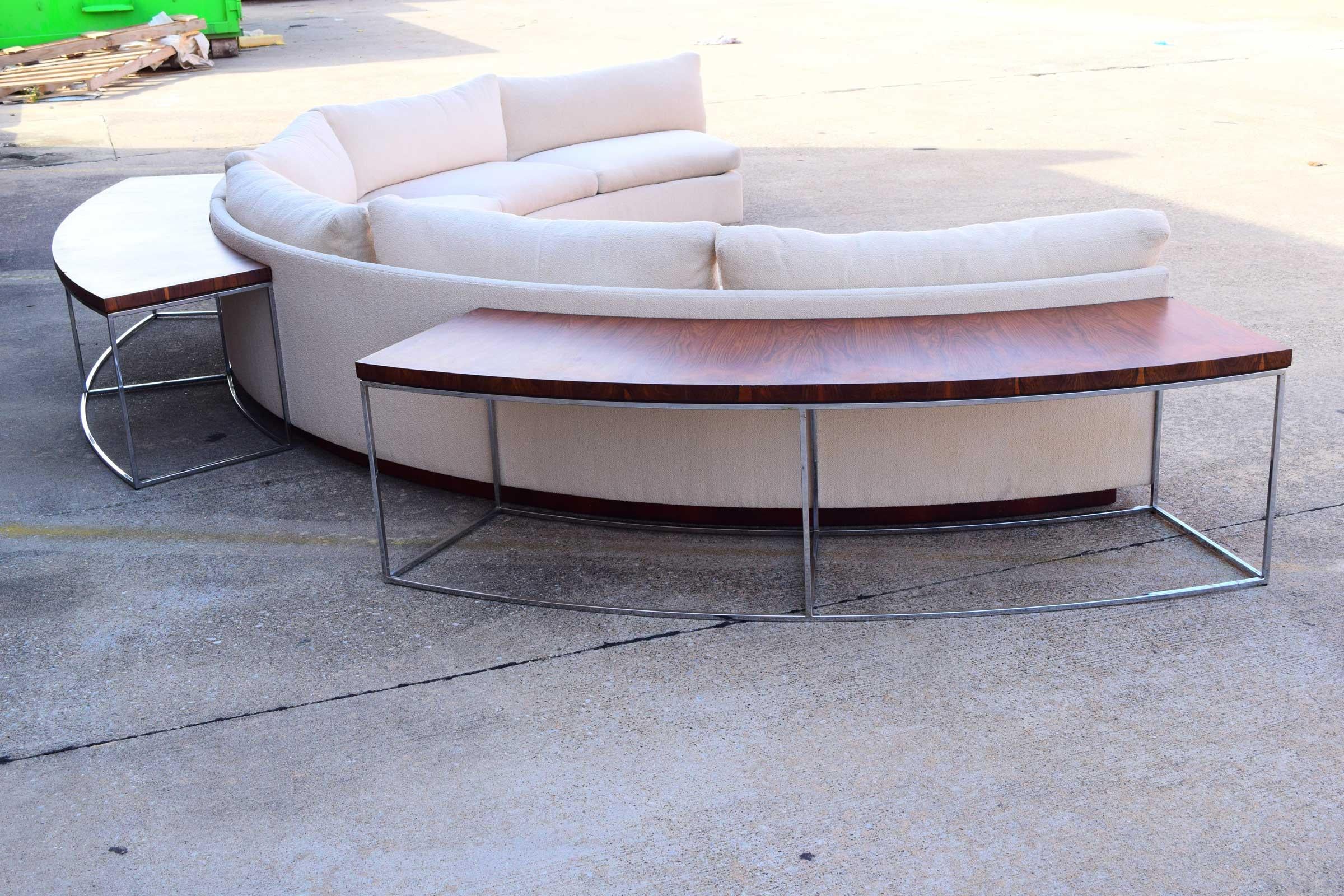 Milo Baughman Curved Sectional Sofa in Off-White with Rosewood Tables In Good Condition In Dallas, TX