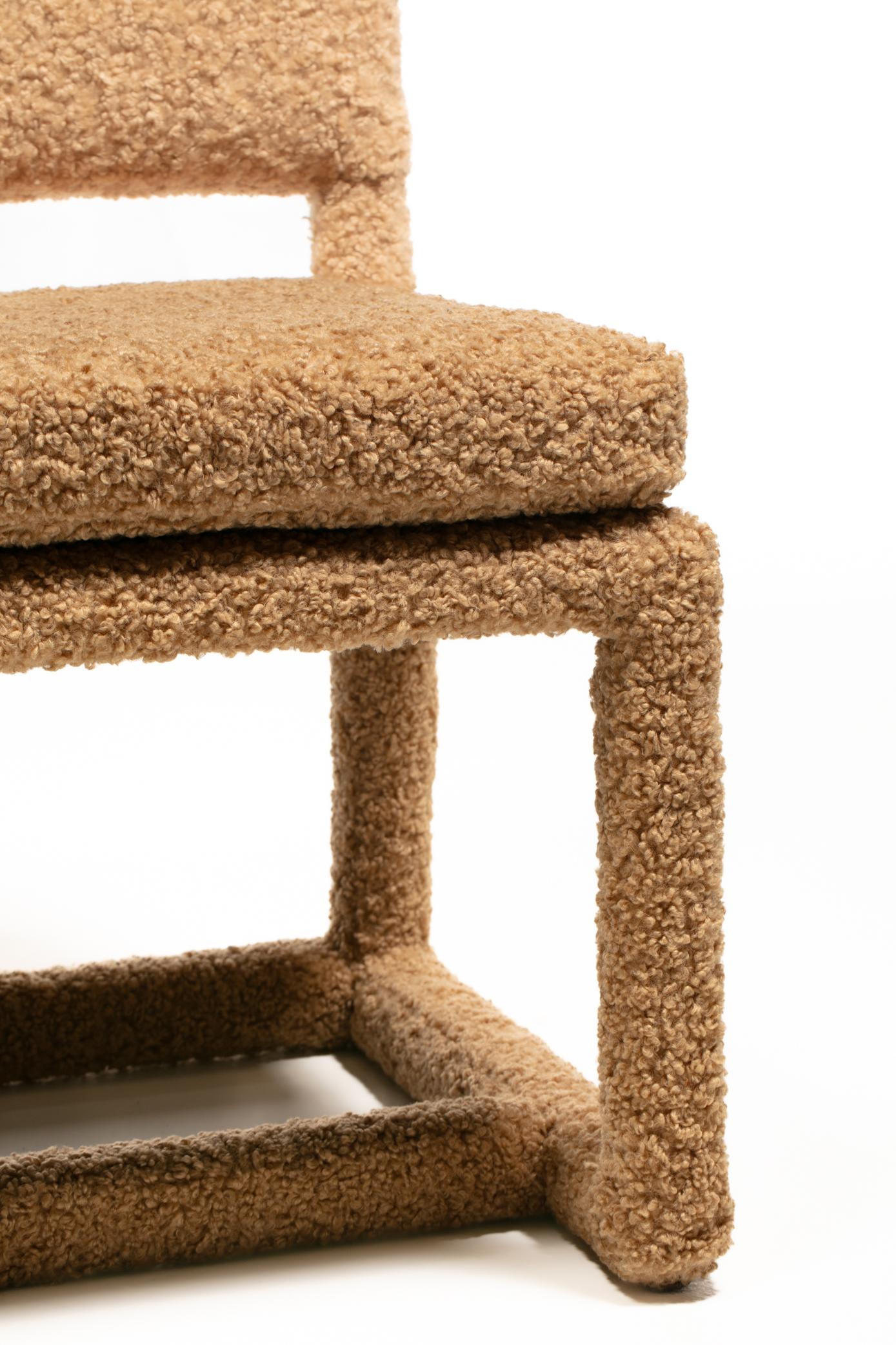 Milo Baughman Juego de 8 Sillas de Comedor Parsons en Bouclé Latte by Thayer Coggin en venta 6