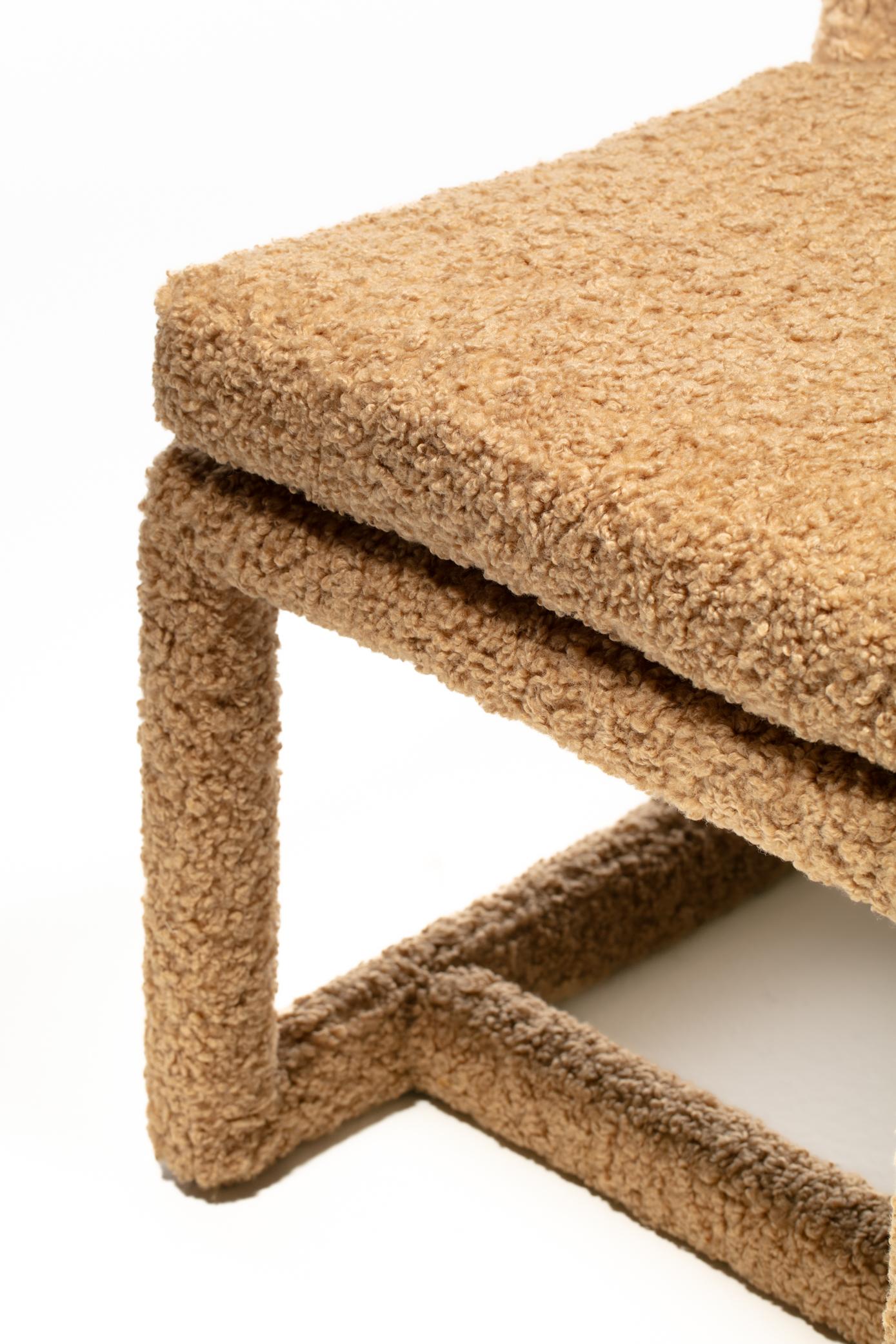 Milo Baughman Juego de 8 Sillas de Comedor Parsons en Bouclé Latte by Thayer Coggin en venta 8