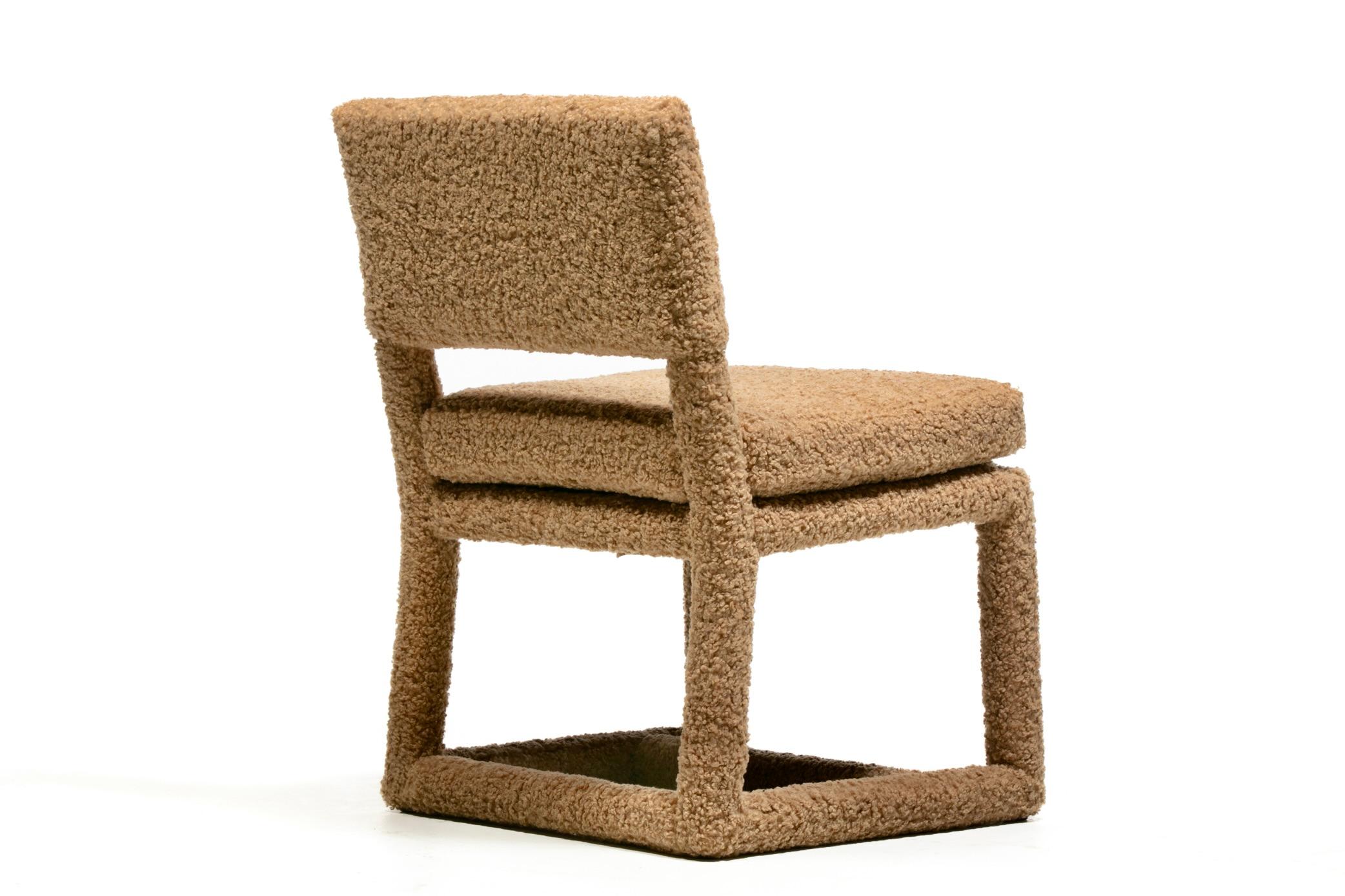 Milo Baughman Juego de 8 Sillas de Comedor Parsons en Bouclé Latte by Thayer Coggin Estadounidense en venta