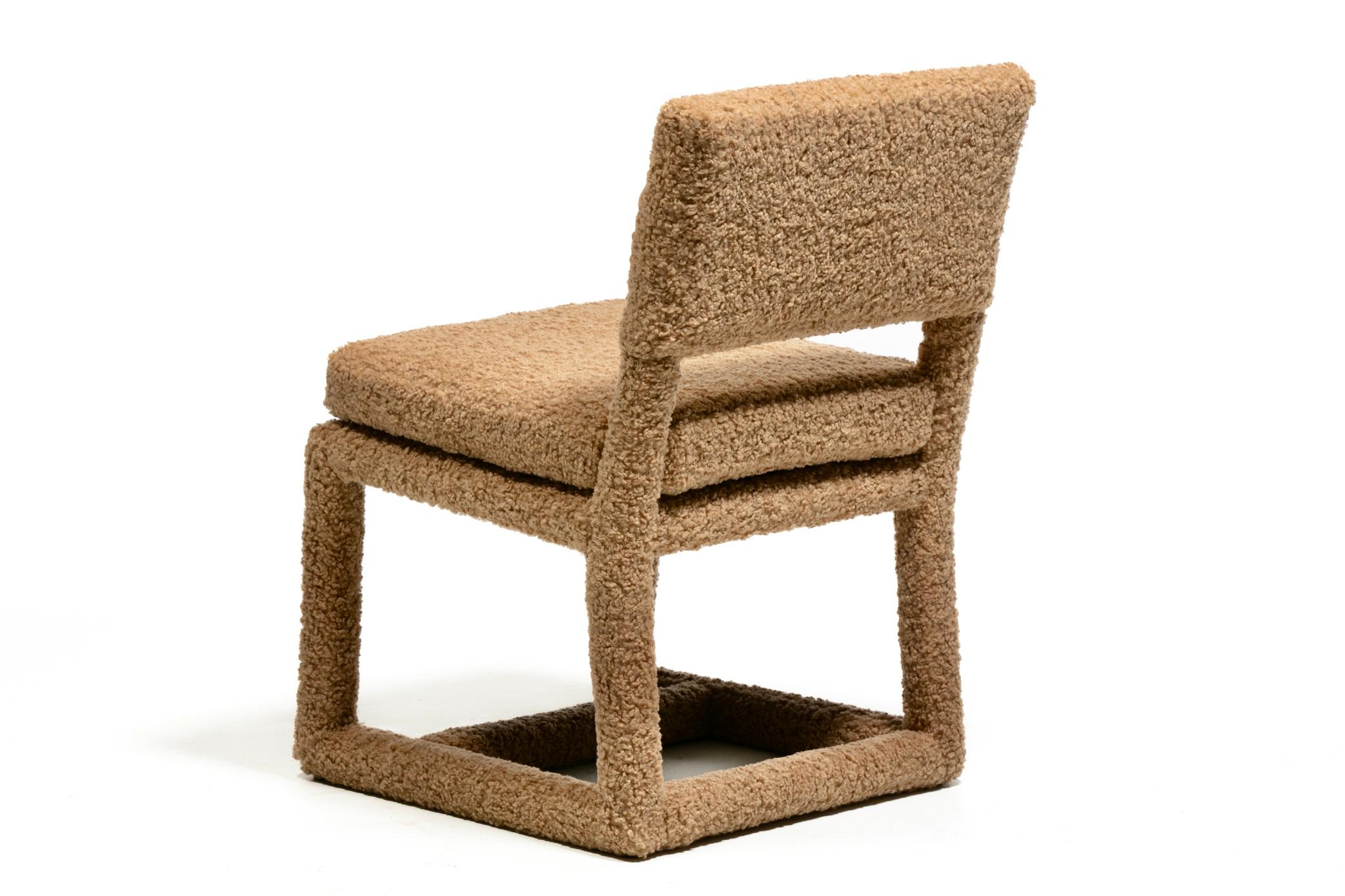 Milo Baughman Juego de 8 Sillas de Comedor Parsons en Bouclé Latte by Thayer Coggin finales del siglo XX en venta