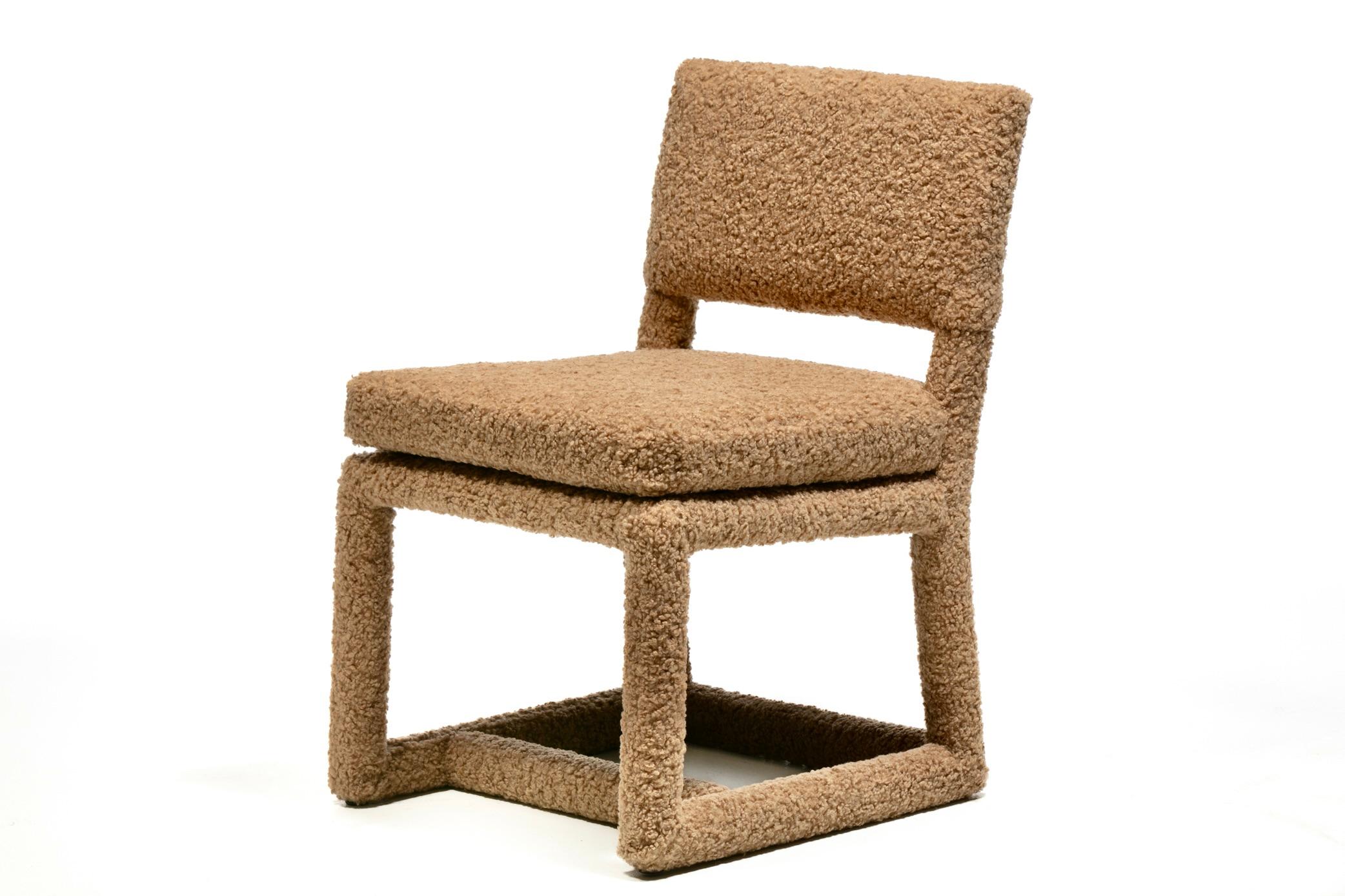 Milo Baughman Juego de 8 Sillas de Comedor Parsons en Bouclé Latte by Thayer Coggin en venta 2