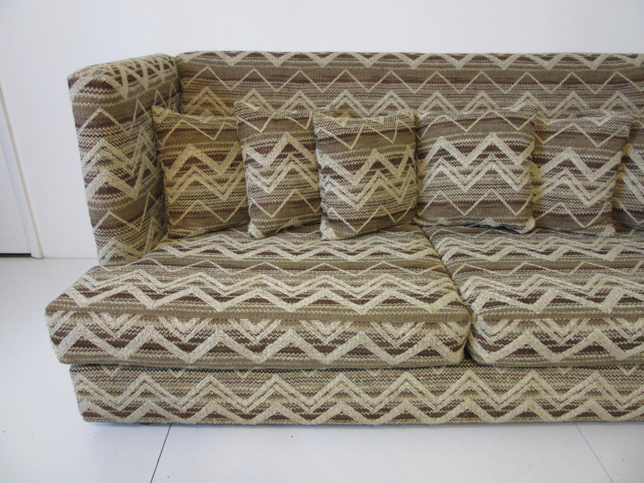 Milo Baughman Shelter Sofa and Matching Storage Ottomans for Thayer Coggin In Good Condition In Cincinnati, OH