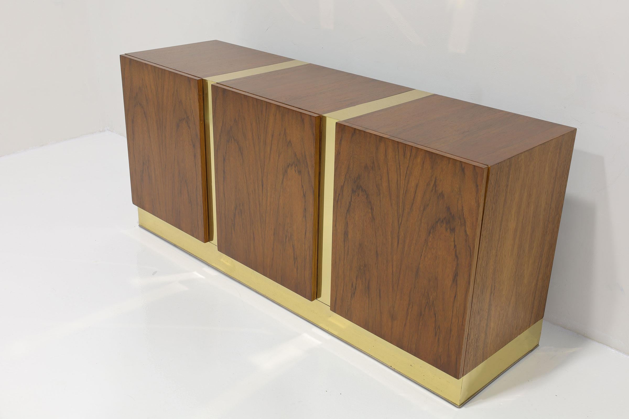 American Milo Baughman Sideboard in Rosewood and Brass For Sale