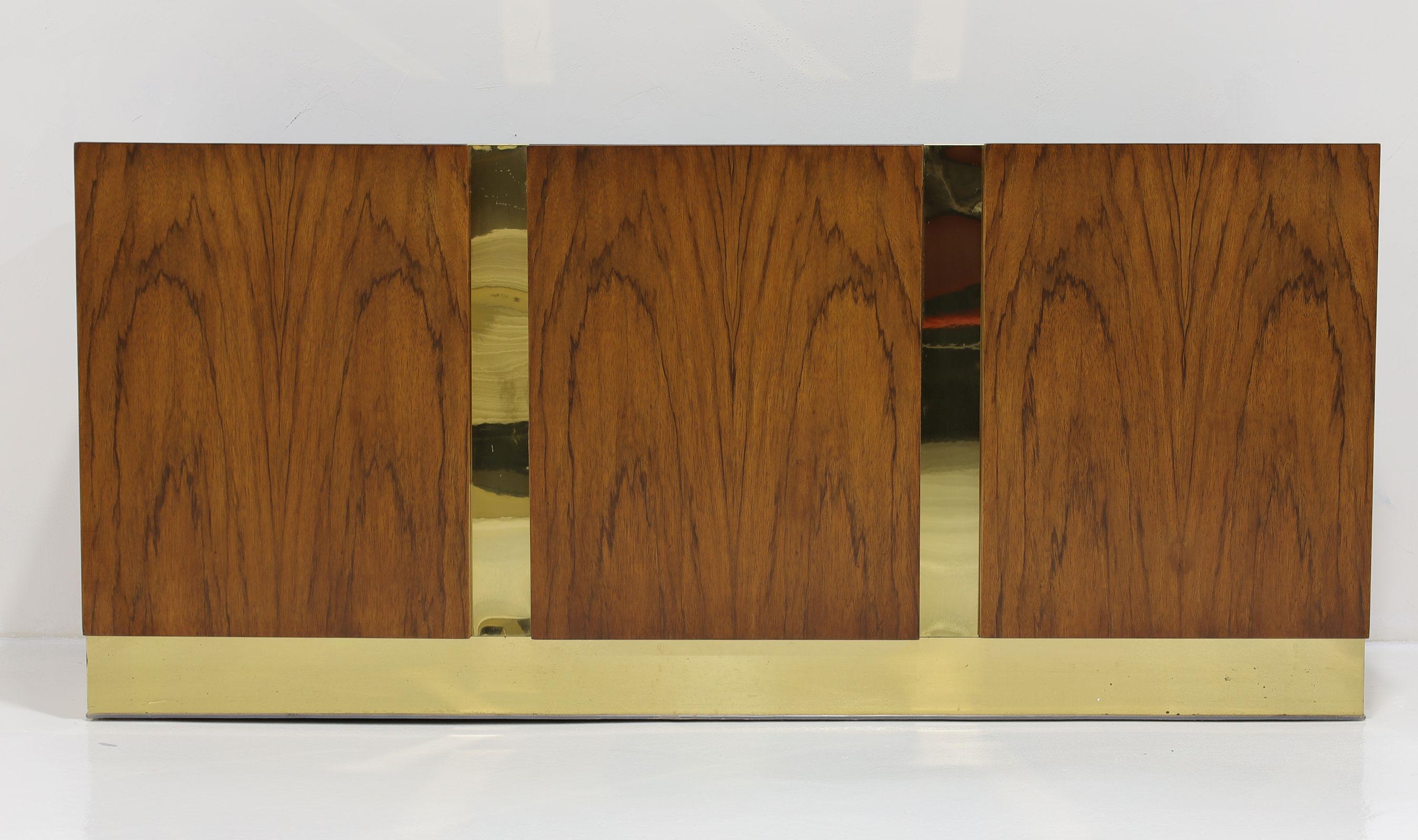 Milo Baughman Sideboard in Rosewood and Brass For Sale 2