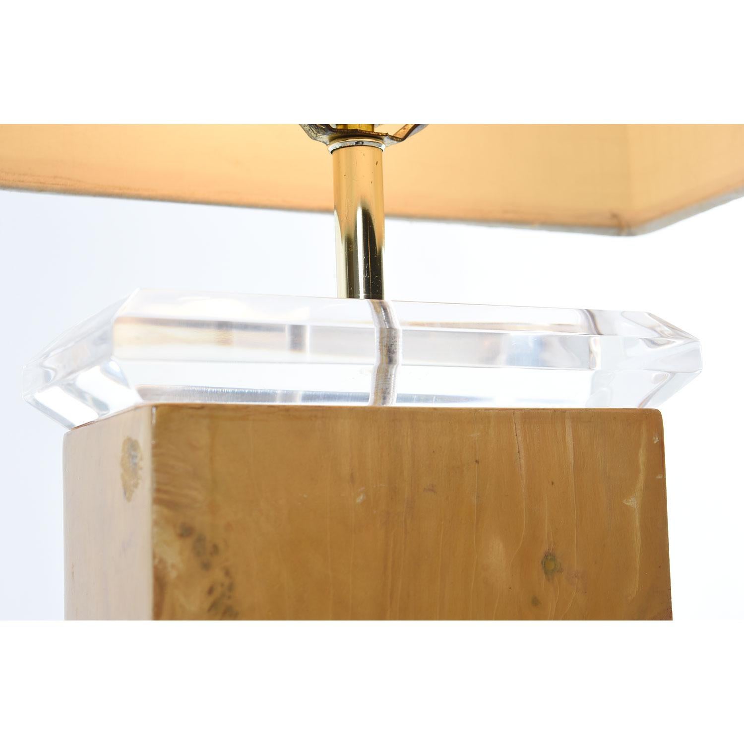 Mid-Century Modern Milo Baughman Style 1970s Burl Table Lamp with Lucite and Gold Accents