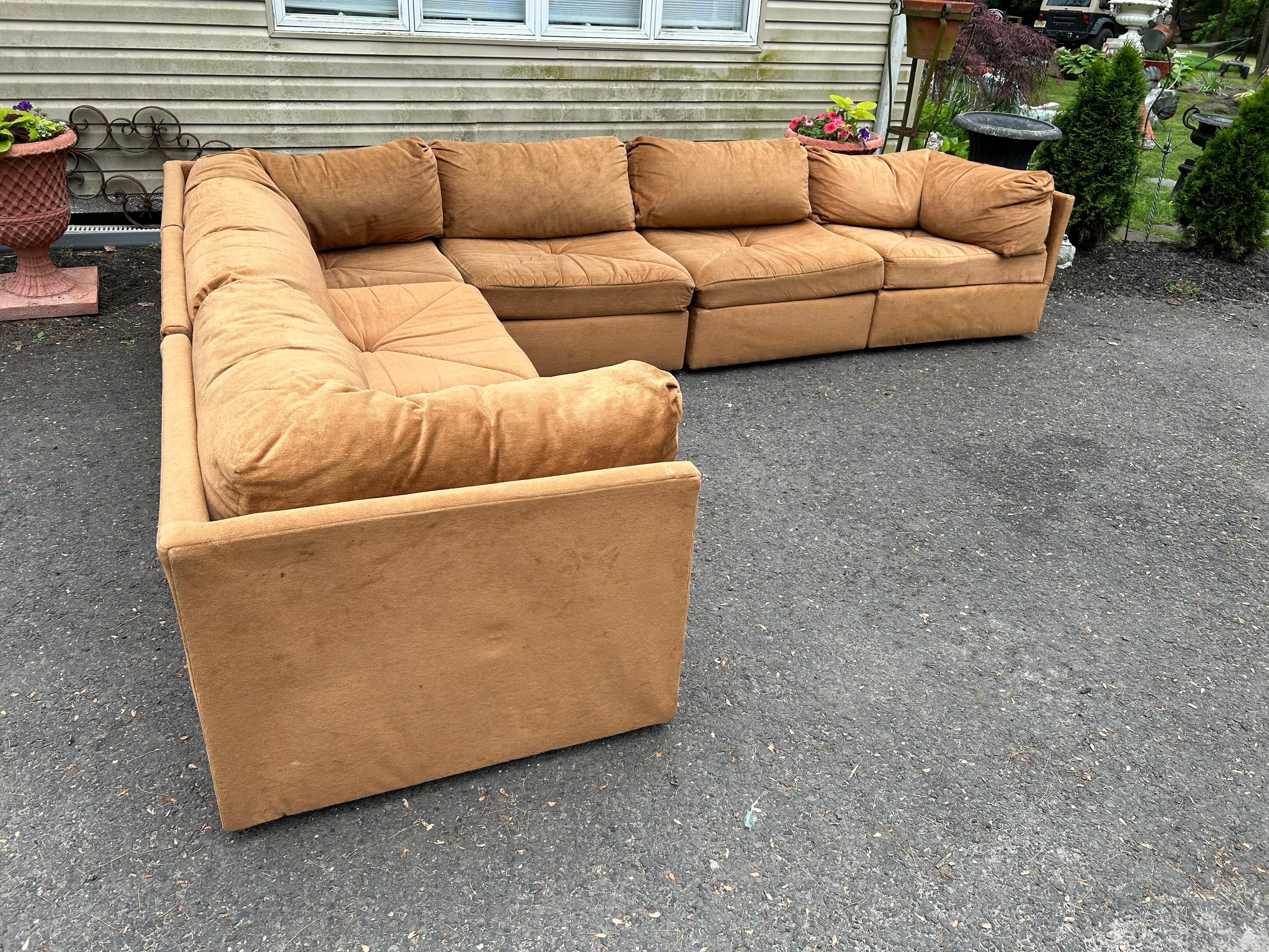 Wonderful Milo Baughman style 6 piece cube sectional sofa.  We believe this set was made by Selig as we have had this style sofa many times.  This set includes 3 corner sections measuring 27