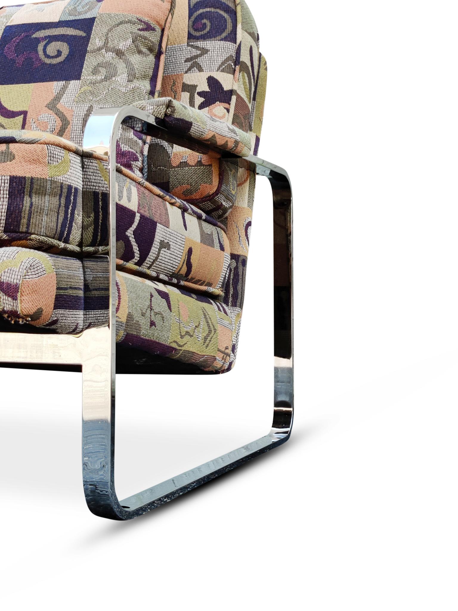 Paire de fauteuils club de salon Bernhardt vintage en tissu chromé de style Milo Baughman en vente 1