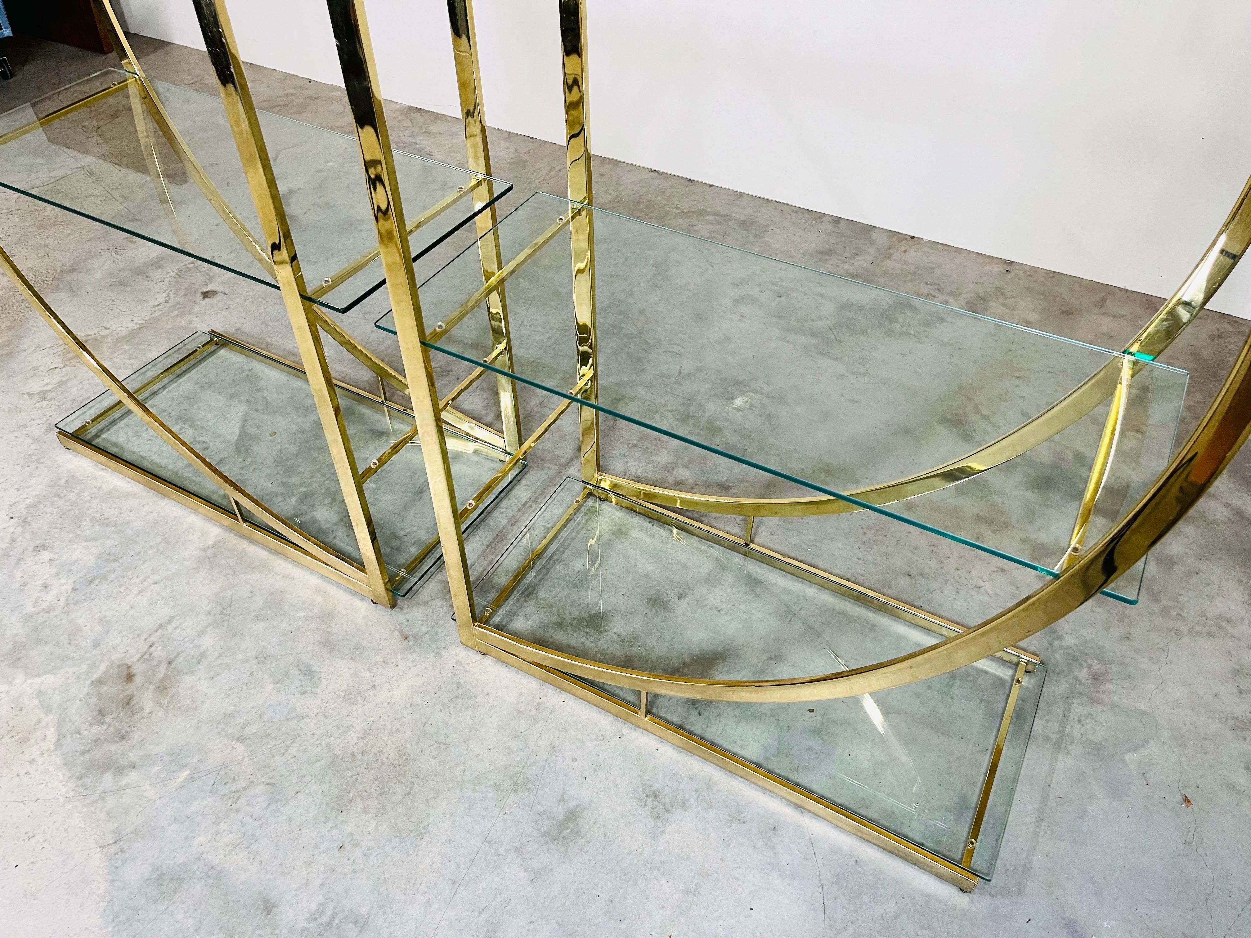 Milo Baughman Style Brass Circle Etagere By DIA  In Excellent Condition For Sale In Southampton, NJ
