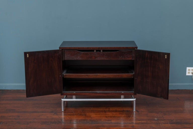 Mid-Century Modern Milo Baughman Style Burl Cabinet or Dry Bar For Sale