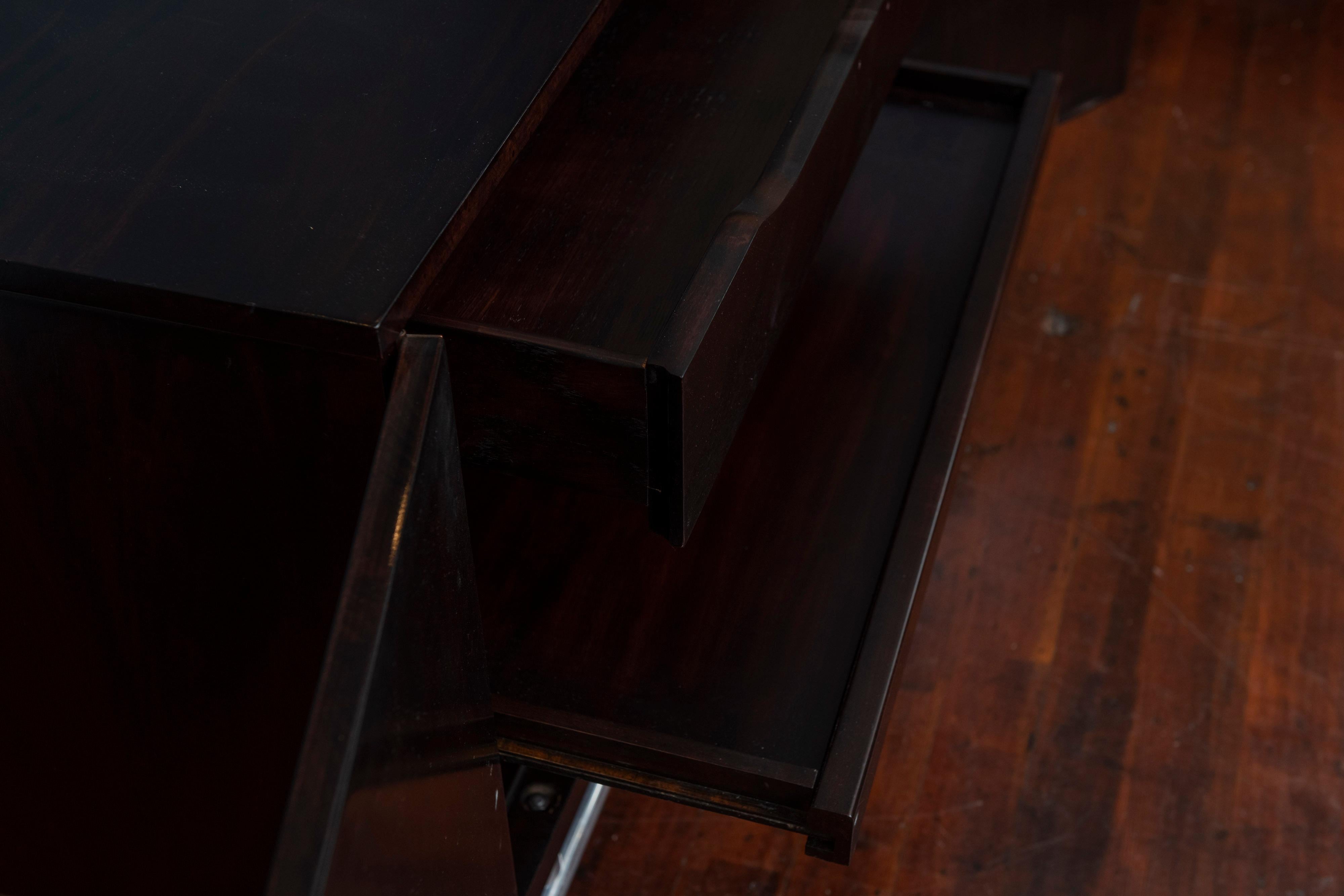 Cabinet o Dry Bar in radica in stile Milo Baughman In condizioni buone in vendita a San Francisco, CA