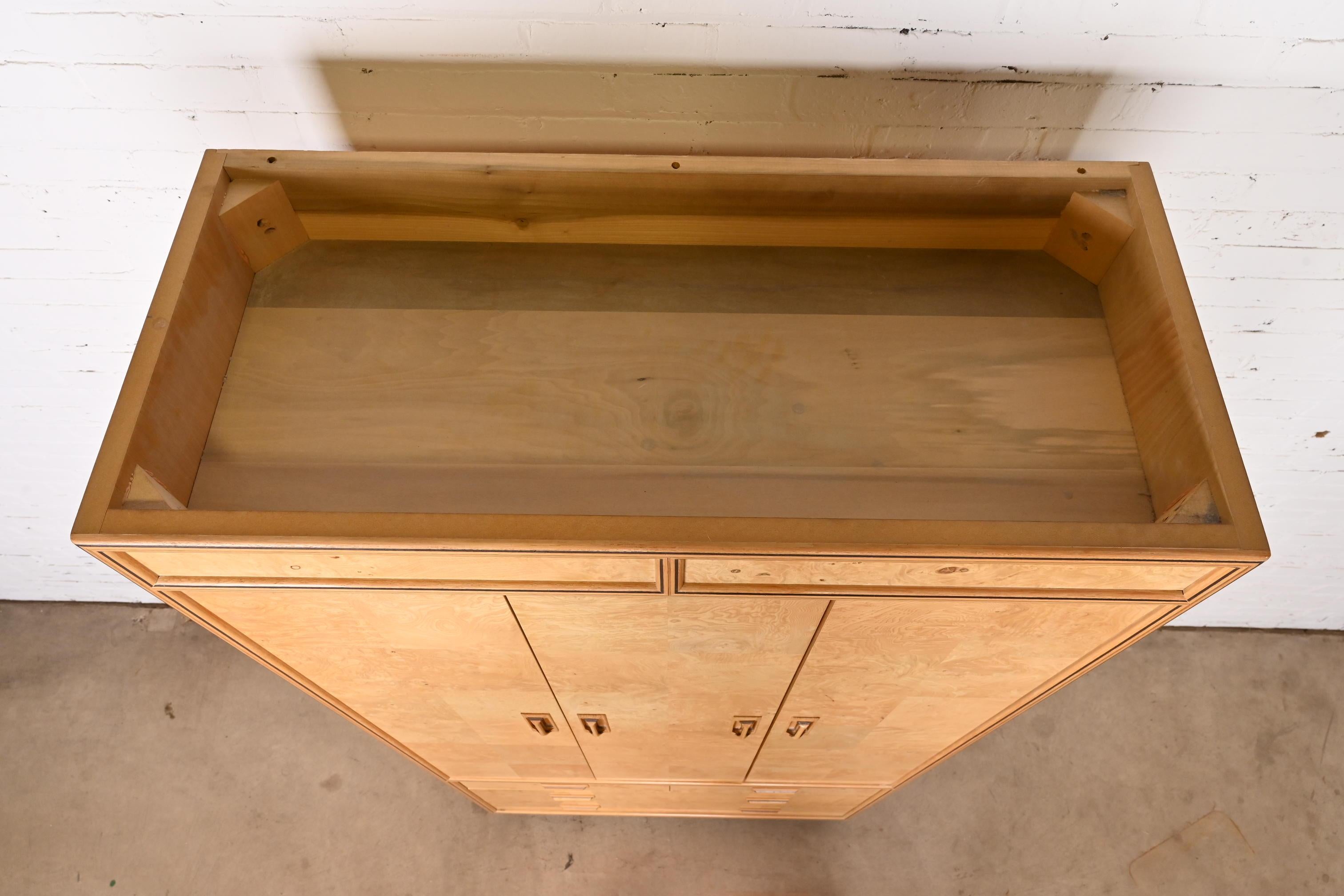 Comò in stile Milo Baughman in legno di radica o cassapanca per gentiluomini di Henredon in vendita 2