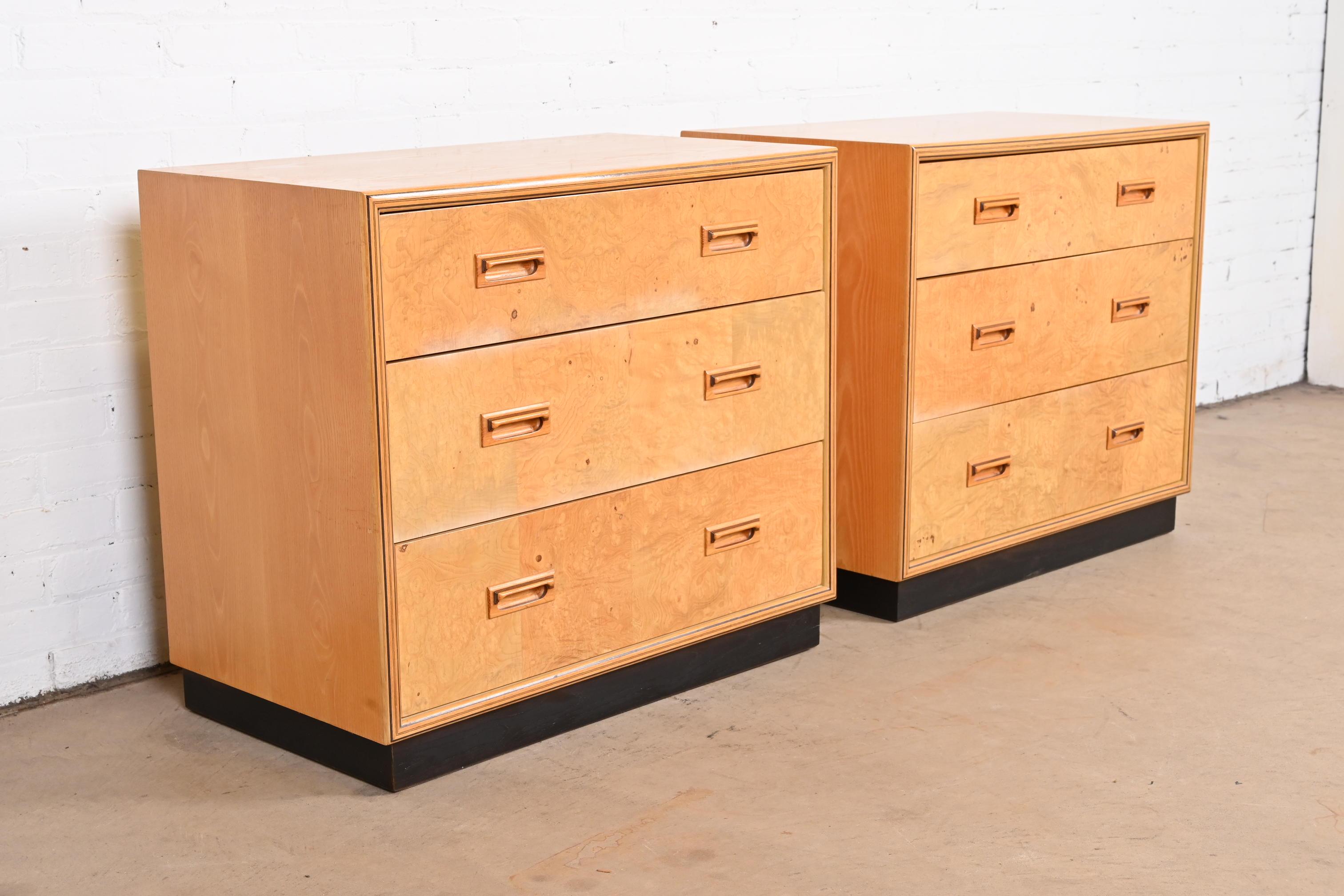 Milo Baughman Style Burl Wood Bedside Chests by Henredon, Pair In Good Condition For Sale In South Bend, IN