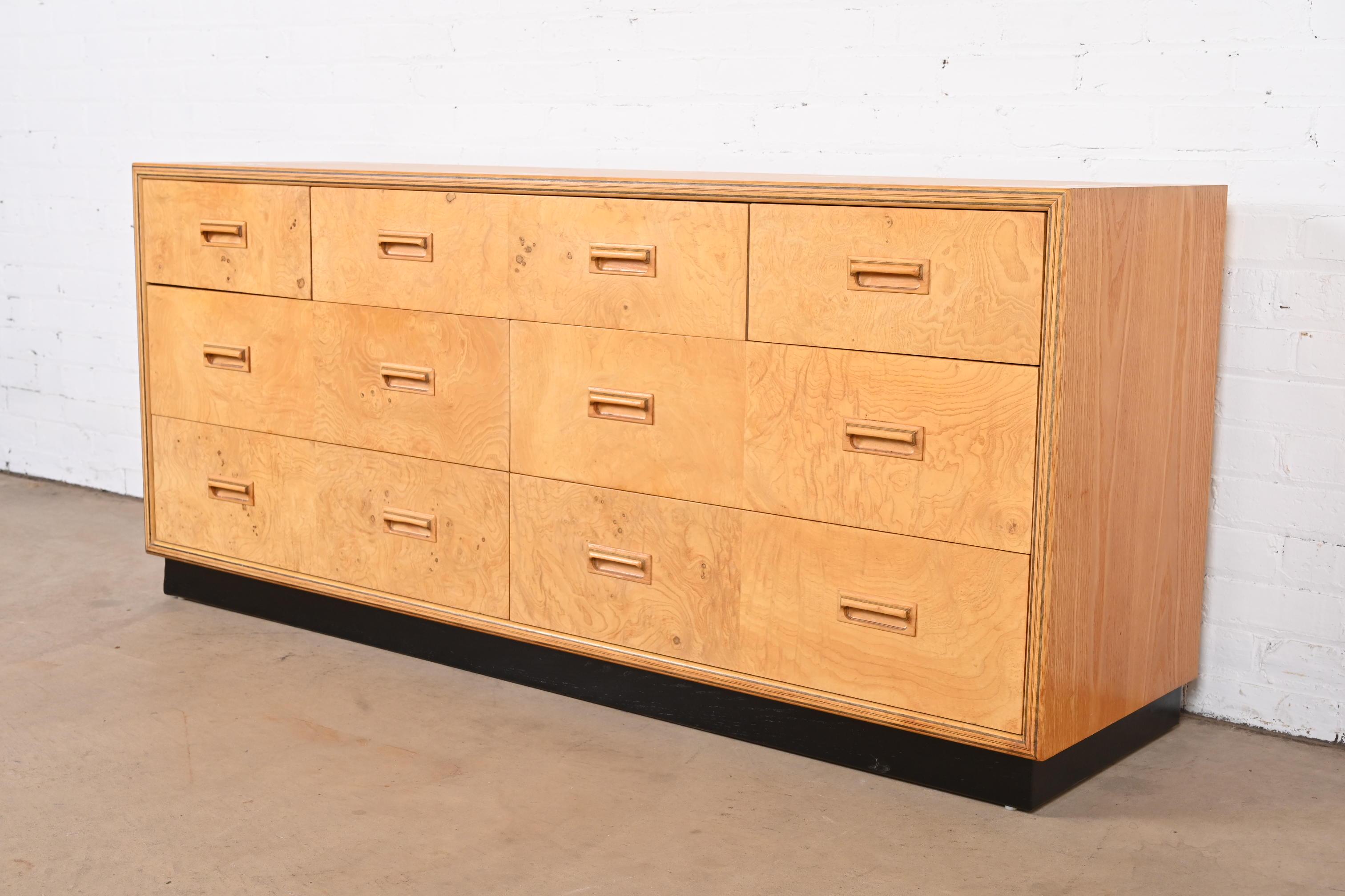 Milo Baughman Style Burl Wood Dresser or Credenza by Henredon In Good Condition In South Bend, IN