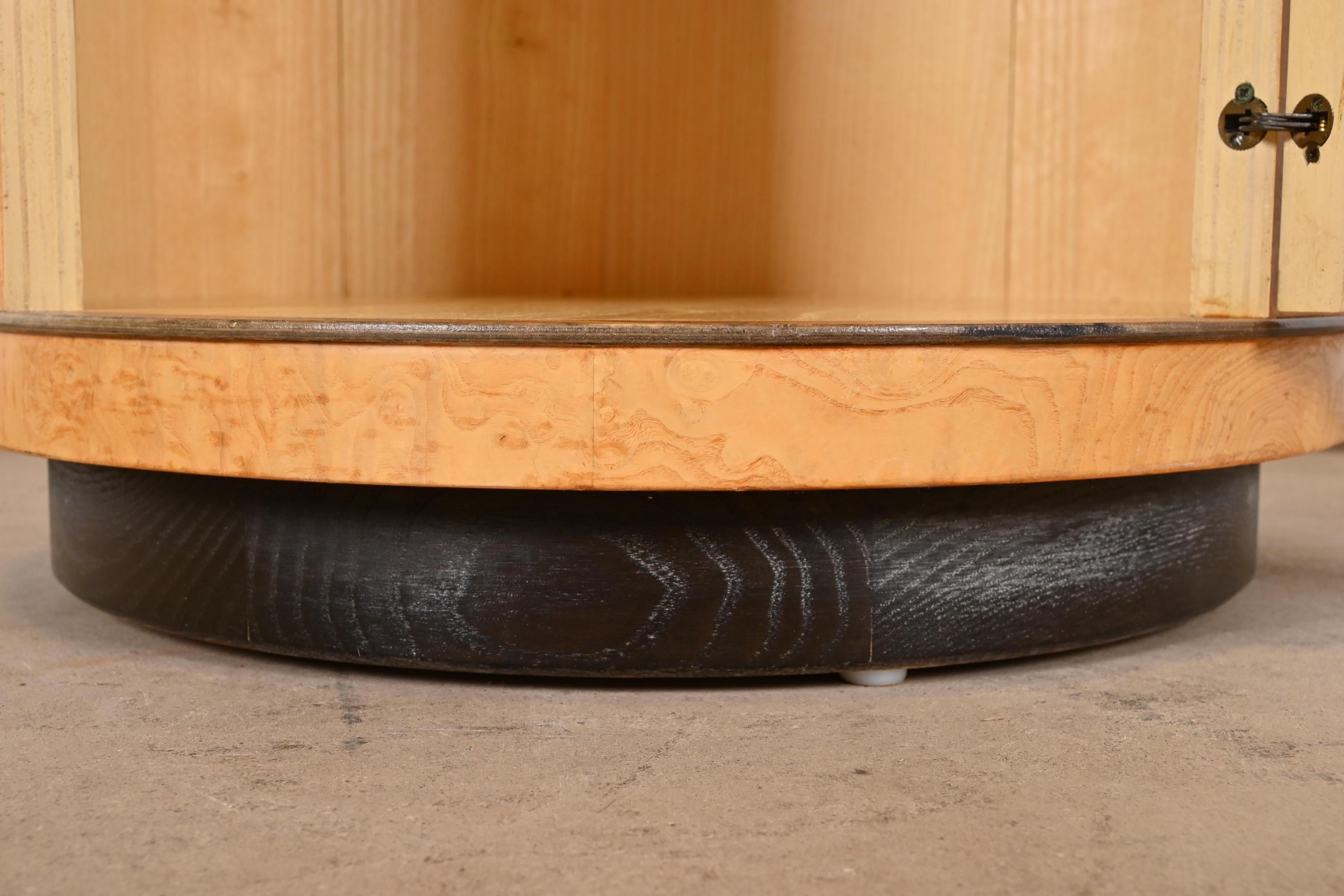 Table d'appoint tambour en bois de ronce de style Milo Baughman par Henredon en vente 4