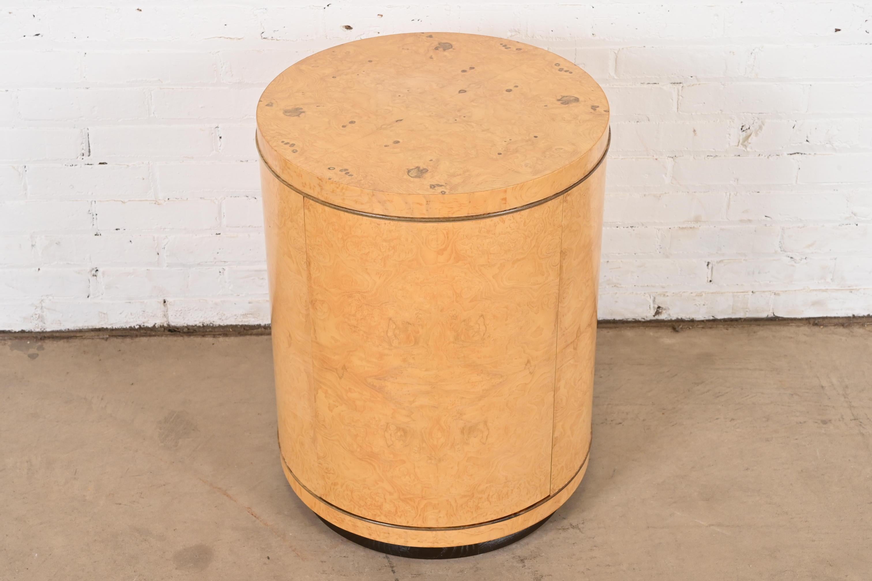 Superbe table d'appoint à tambour de style Milo Baughman, moderne du milieu du siècle dernier.

Par Henredon, Collection 