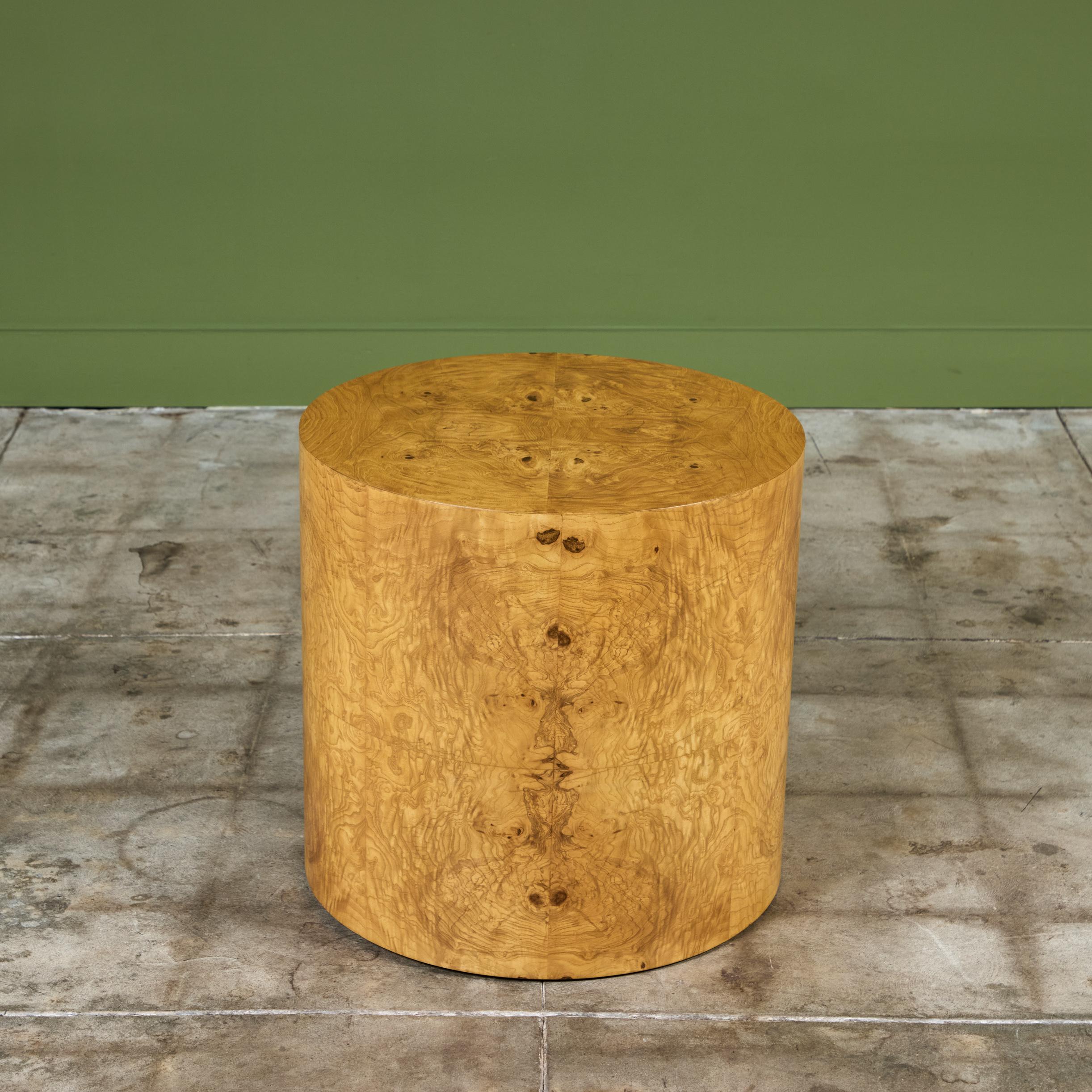 Table d'appoint tambour en bois de ronce de style Milo Baughman Excellent état - En vente à Los Angeles, CA