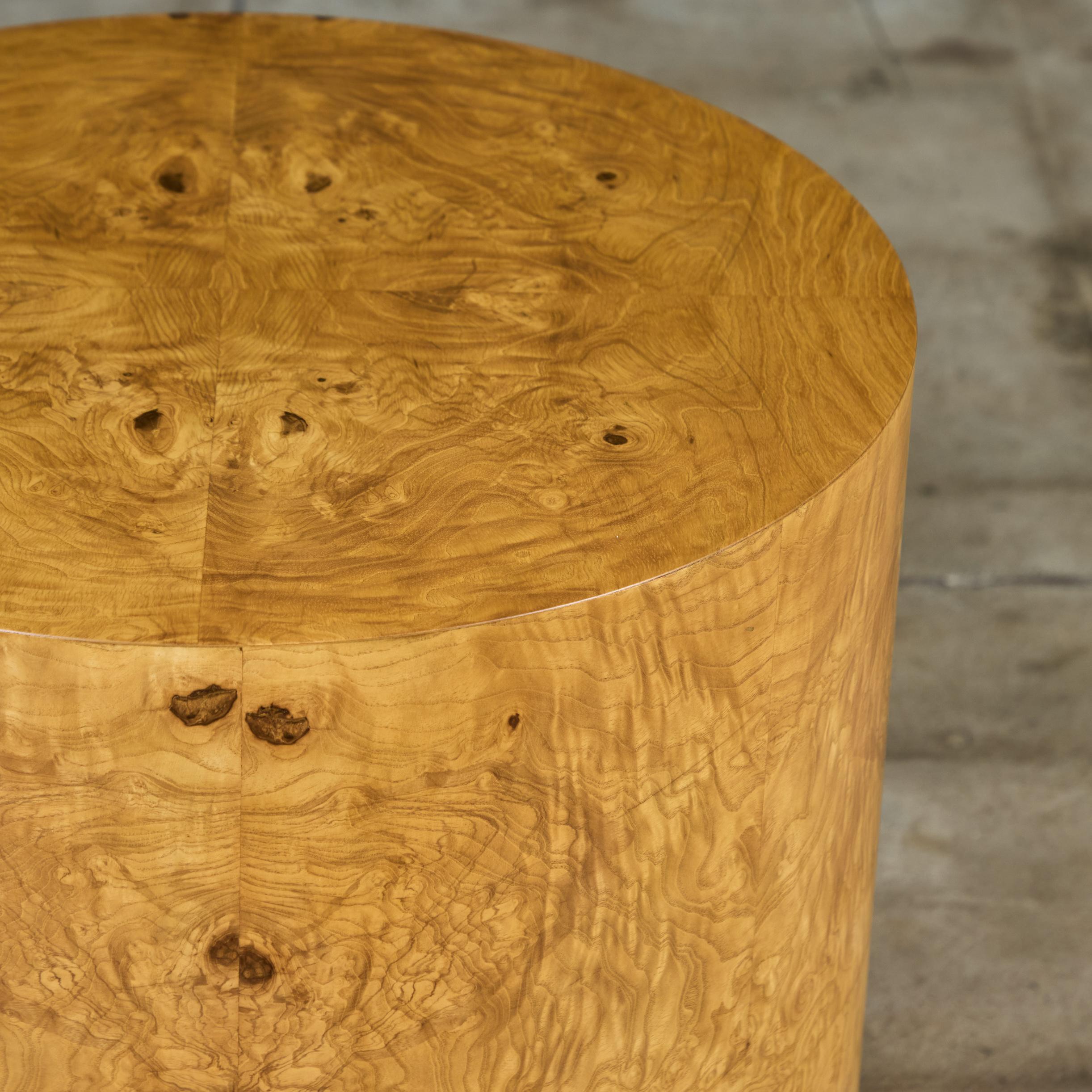 Broussin Table d'appoint tambour en bois de ronce de style Milo Baughman en vente