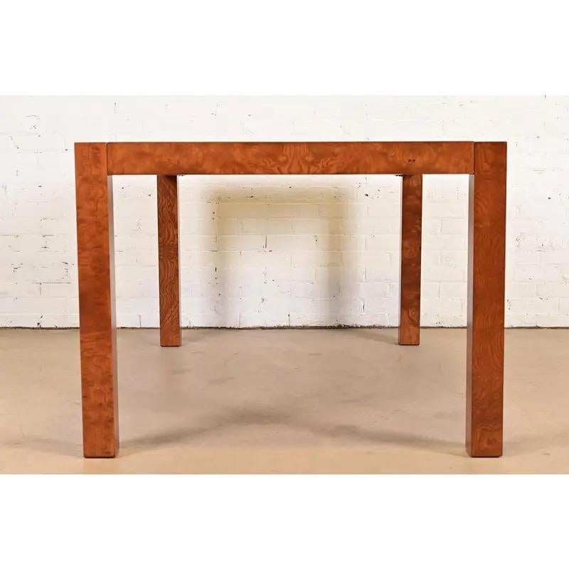 Tavolo da pranzo allungabile in legno di radica in stile Milo Baughman di Lane's, appena rifinito in vendita 5