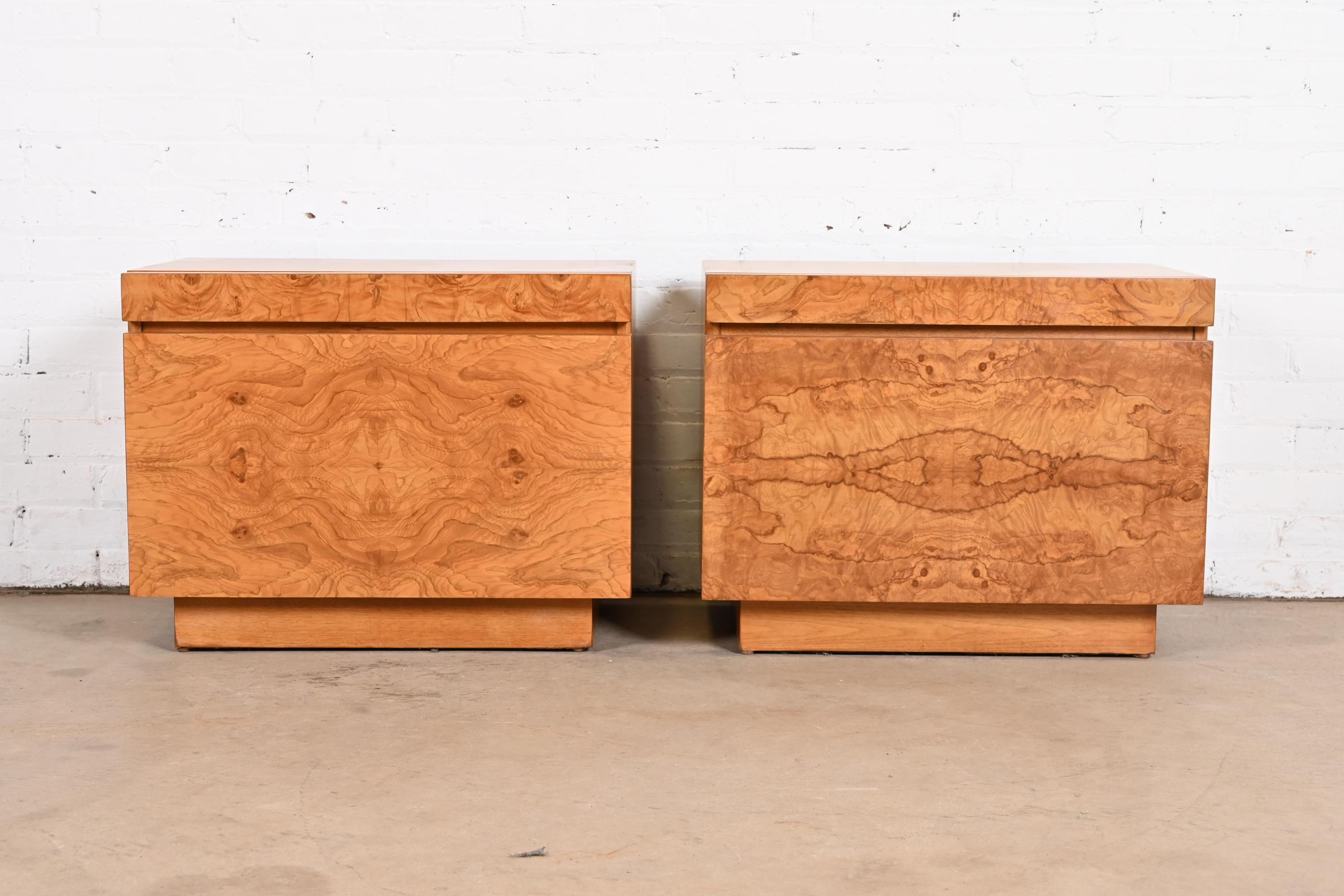 Mid-Century Modern Milo Baughman Style Burl Wood Nightstands by Lane, Pair For Sale